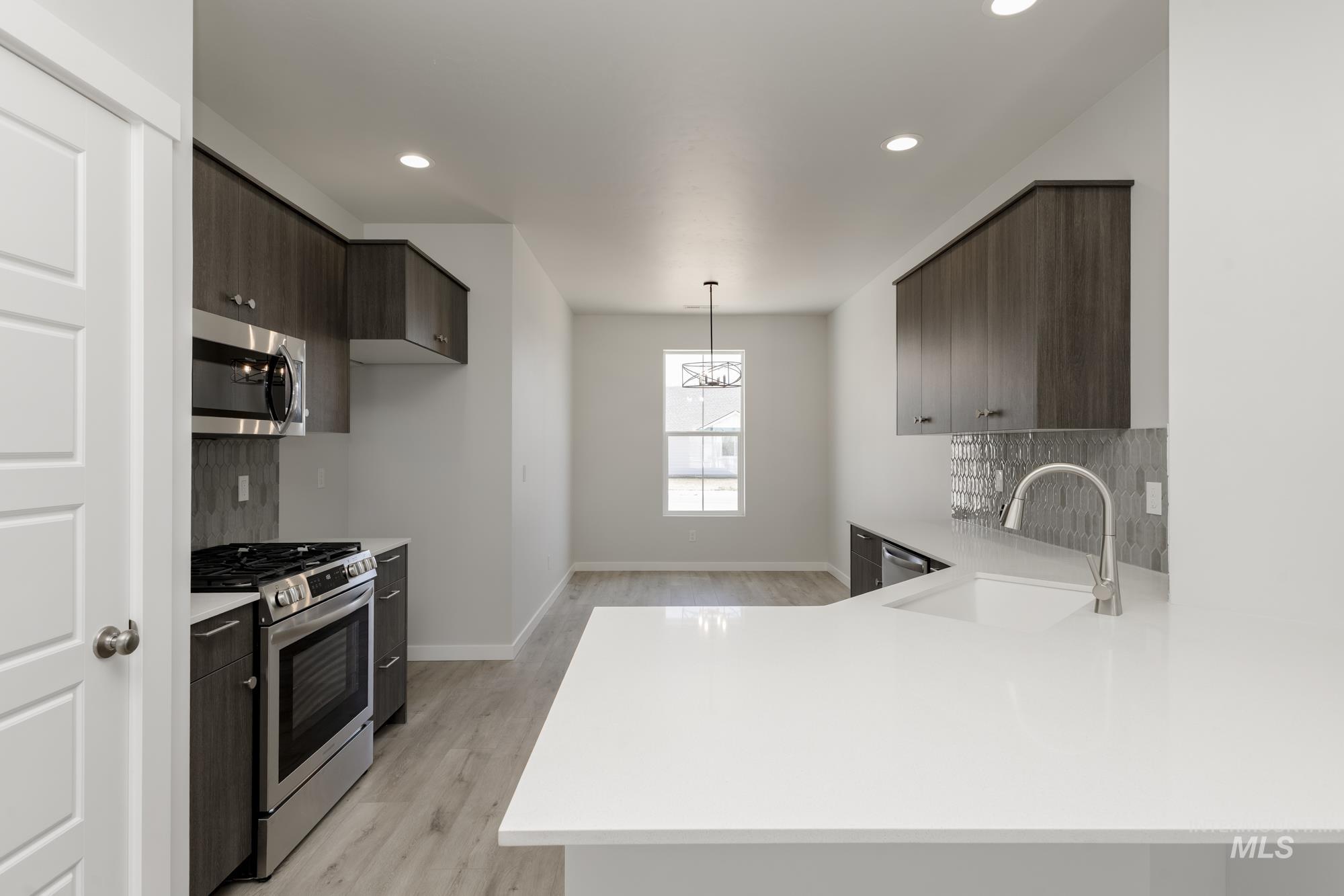 10498 W Tinder St Property Photo 3