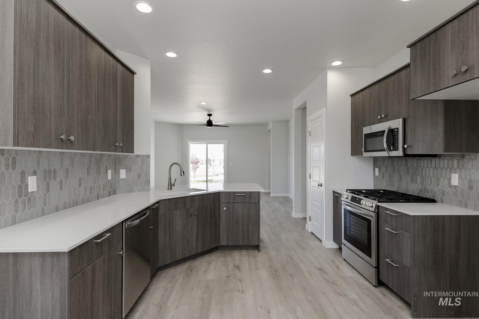 10498 W Tinder St Property Photo 4