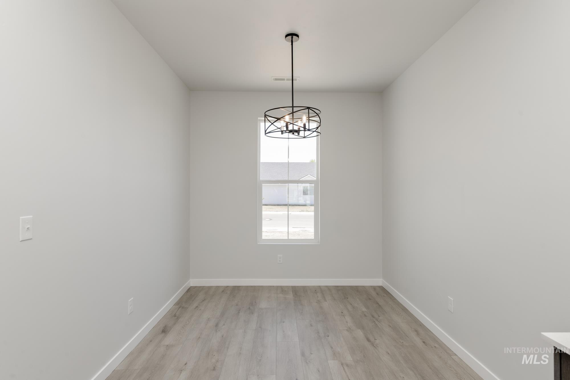 10498 W Tinder St Property Photo 5