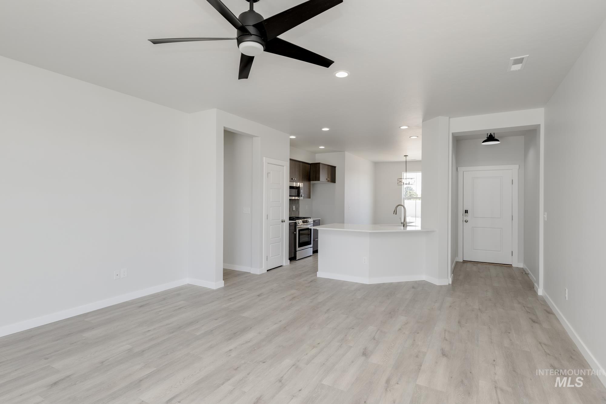 10498 W Tinder St Property Photo 8