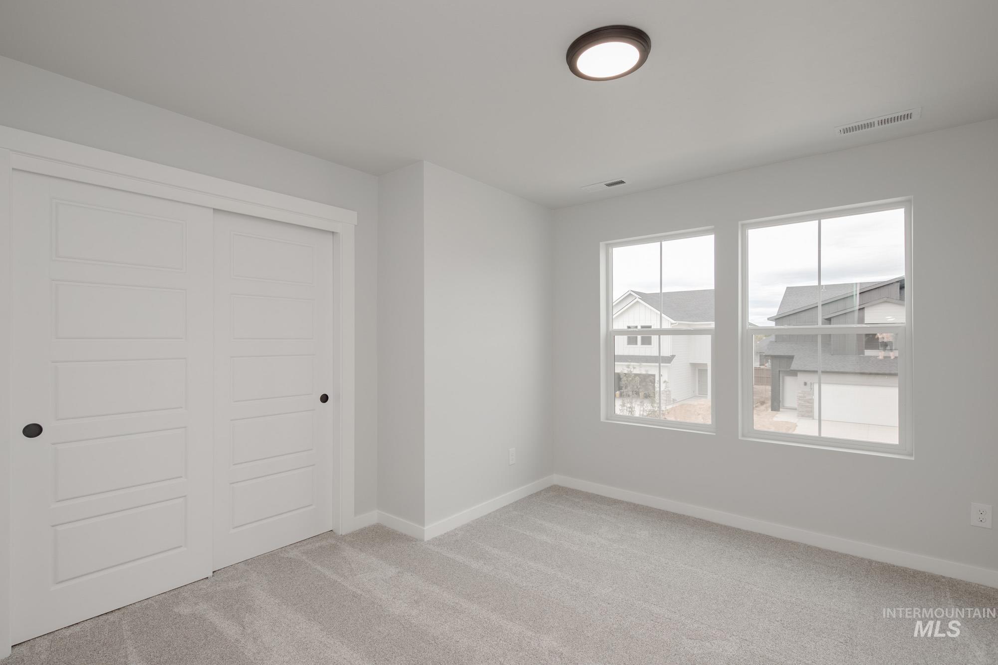 924 N Mirror Creek Way Property Photo 16