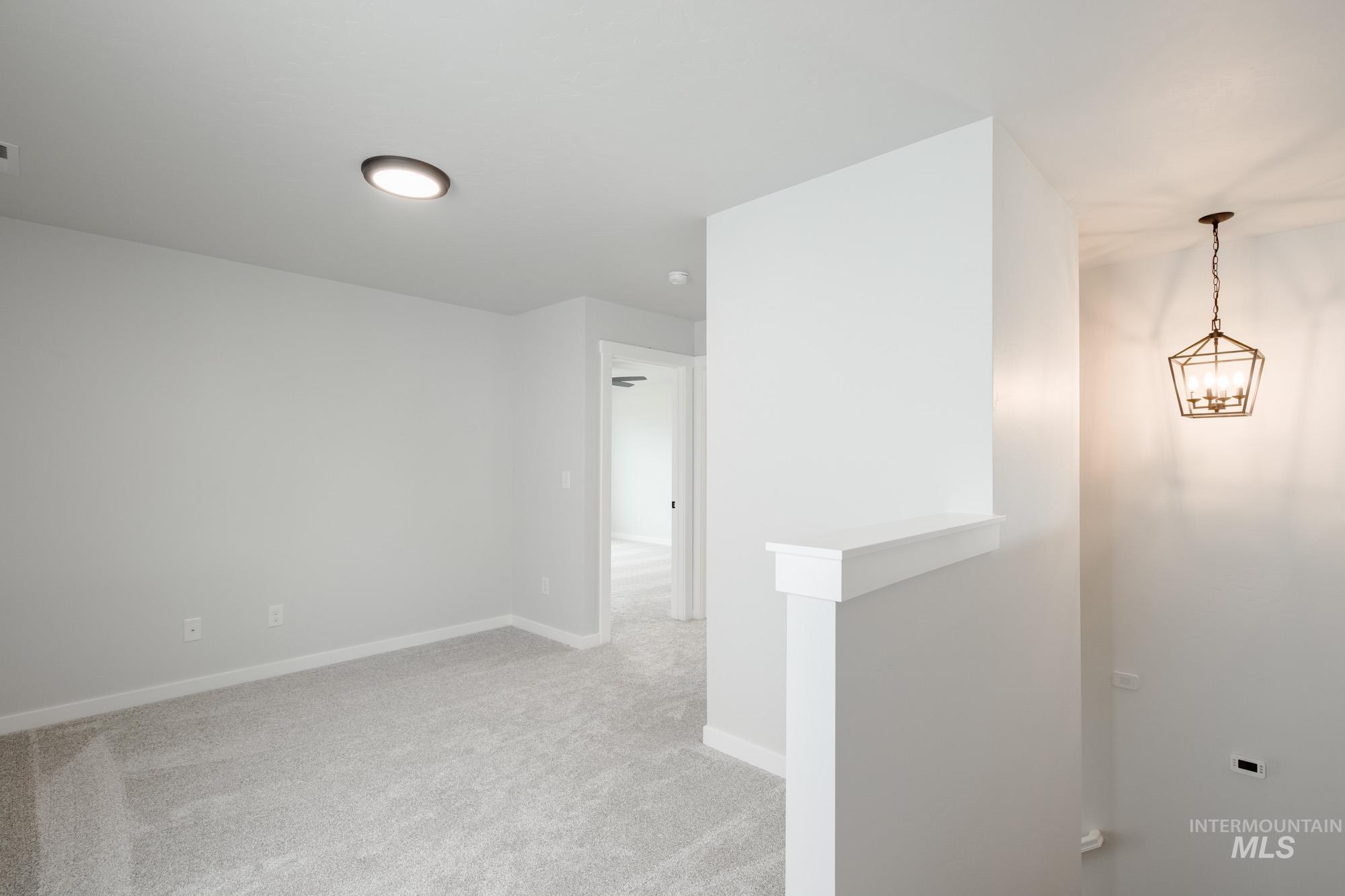 924 N Mirror Creek Way Property Photo 18