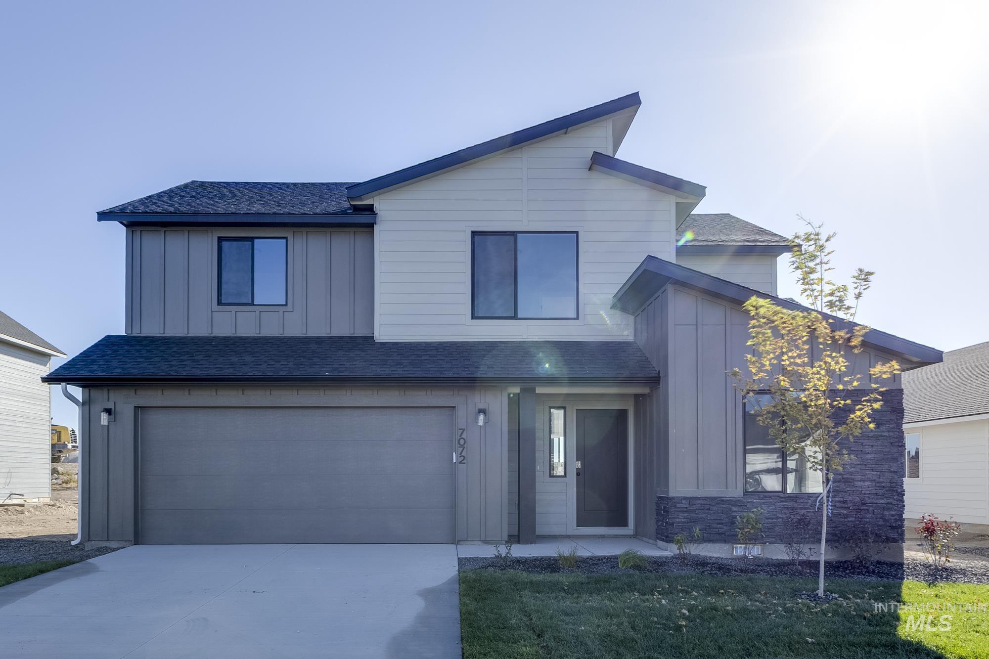 7072 S Old Farm Ave Property Photo 1