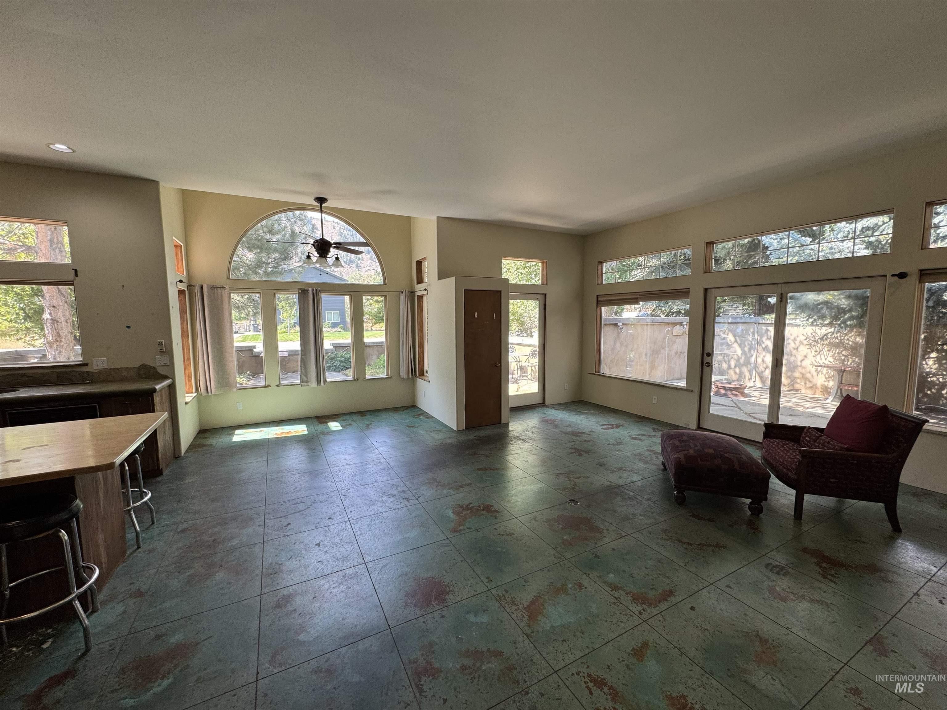 133 Treasure Lane Property Photo 5