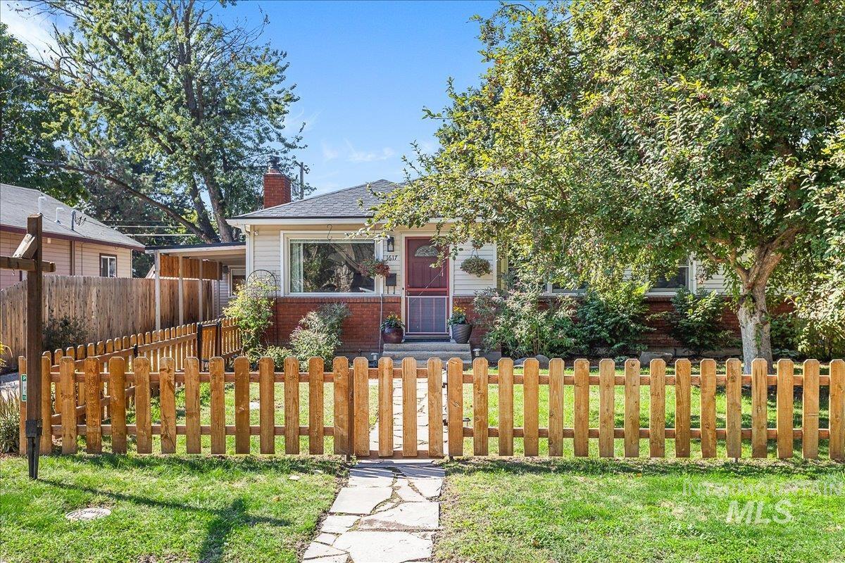 1617 S Leadville Property Photo 1