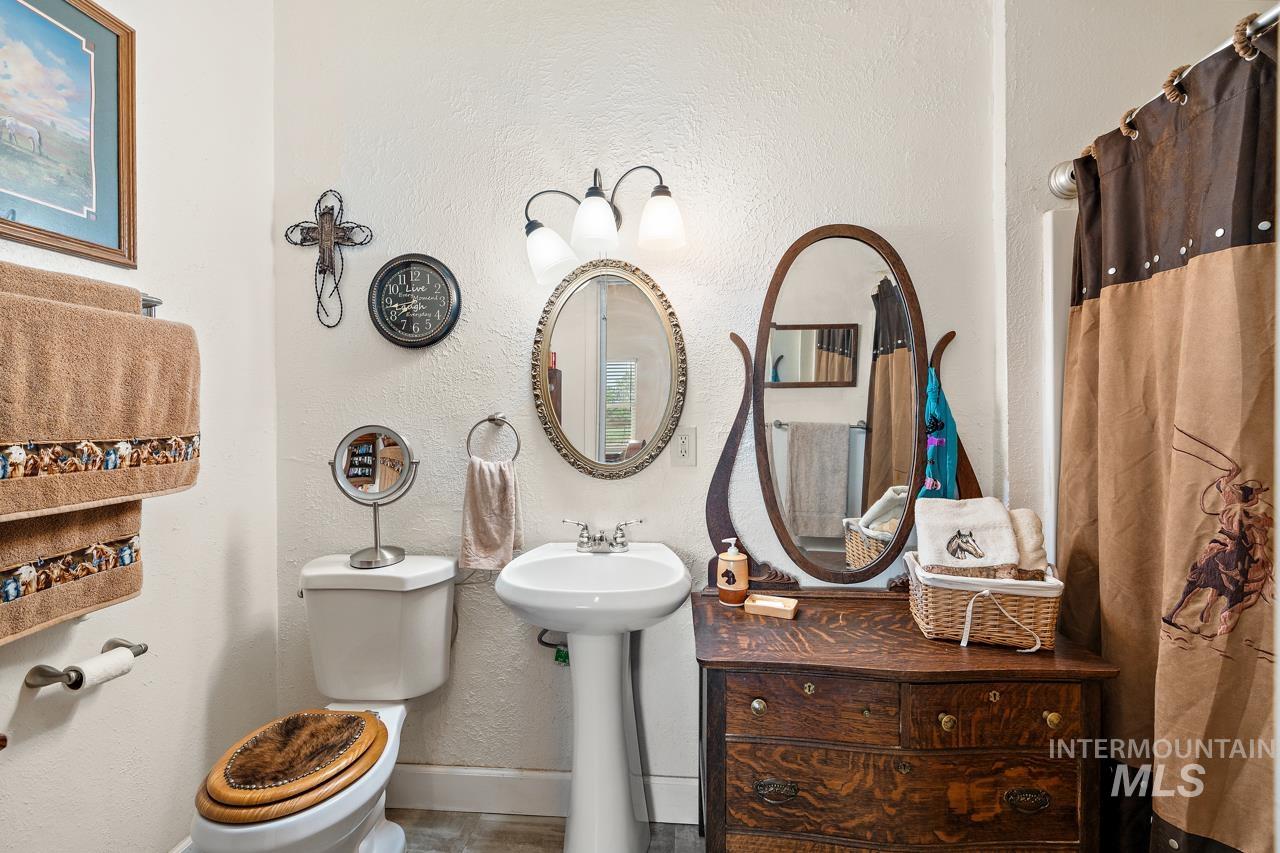 4417 Oak Road Property Photo 13