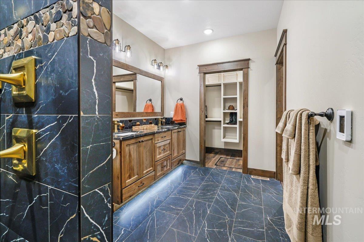 2531a E 3769 N Property Photo 26