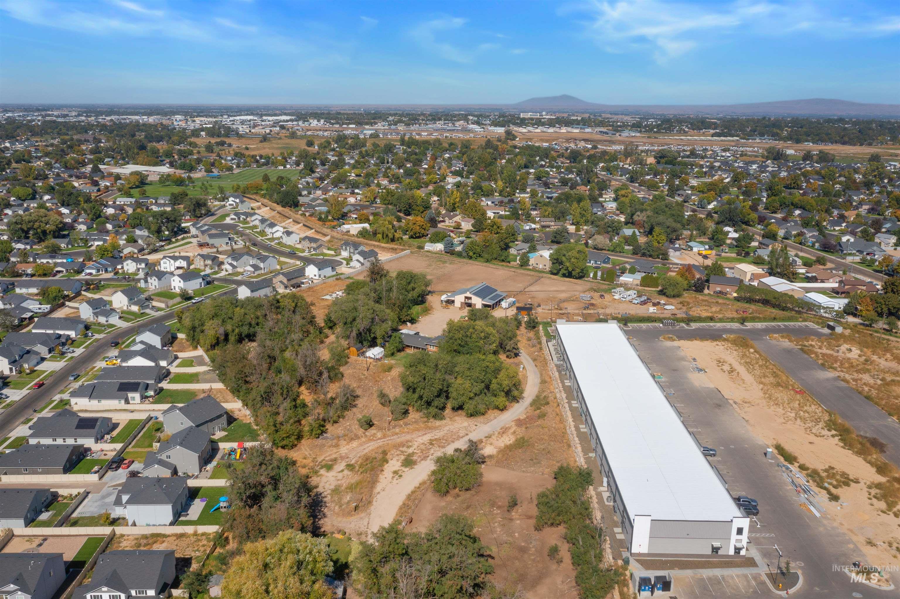 3614 Amity Ave Property Photo 3