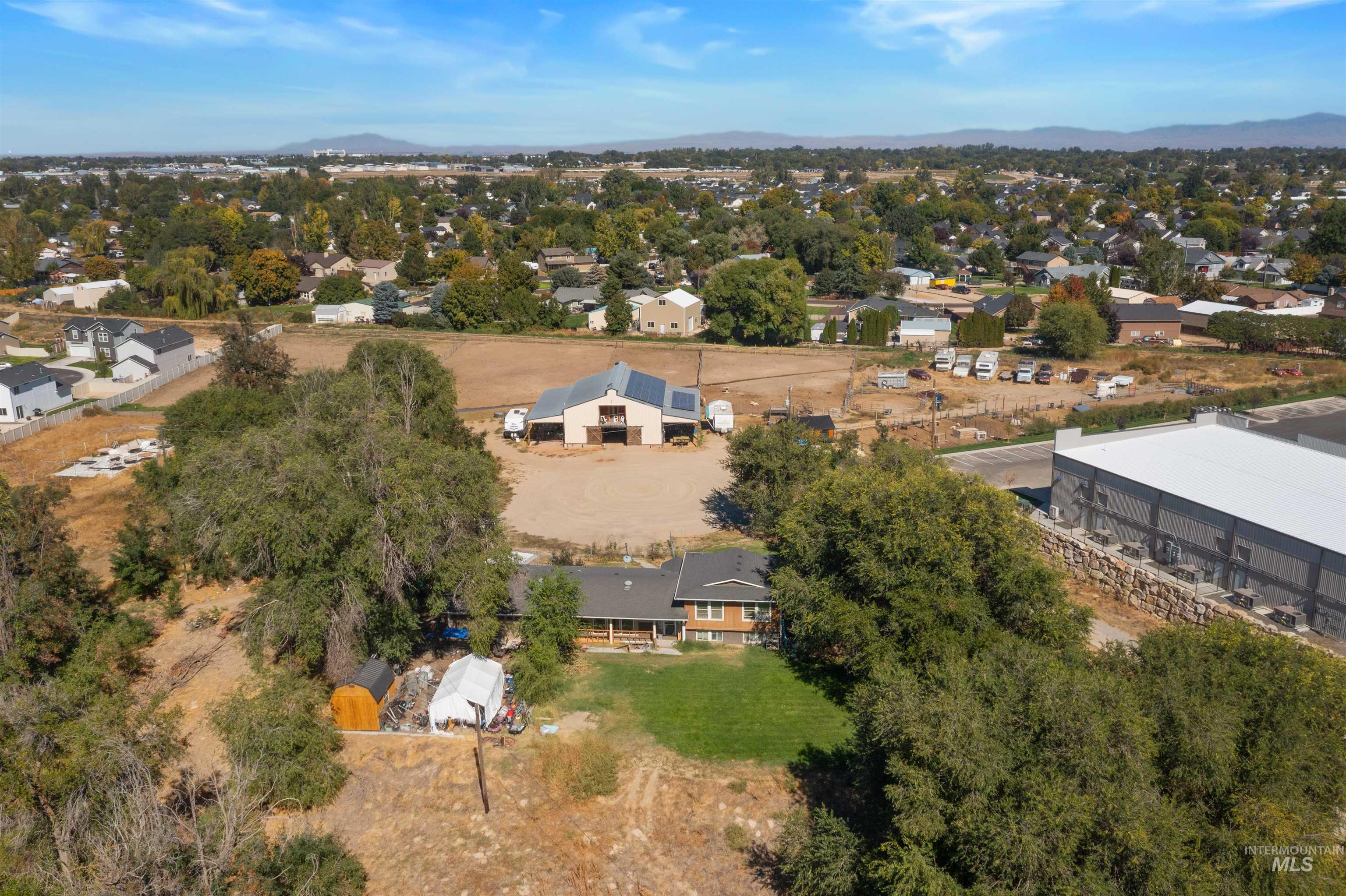 3614 Amity Ave Property Photo 4