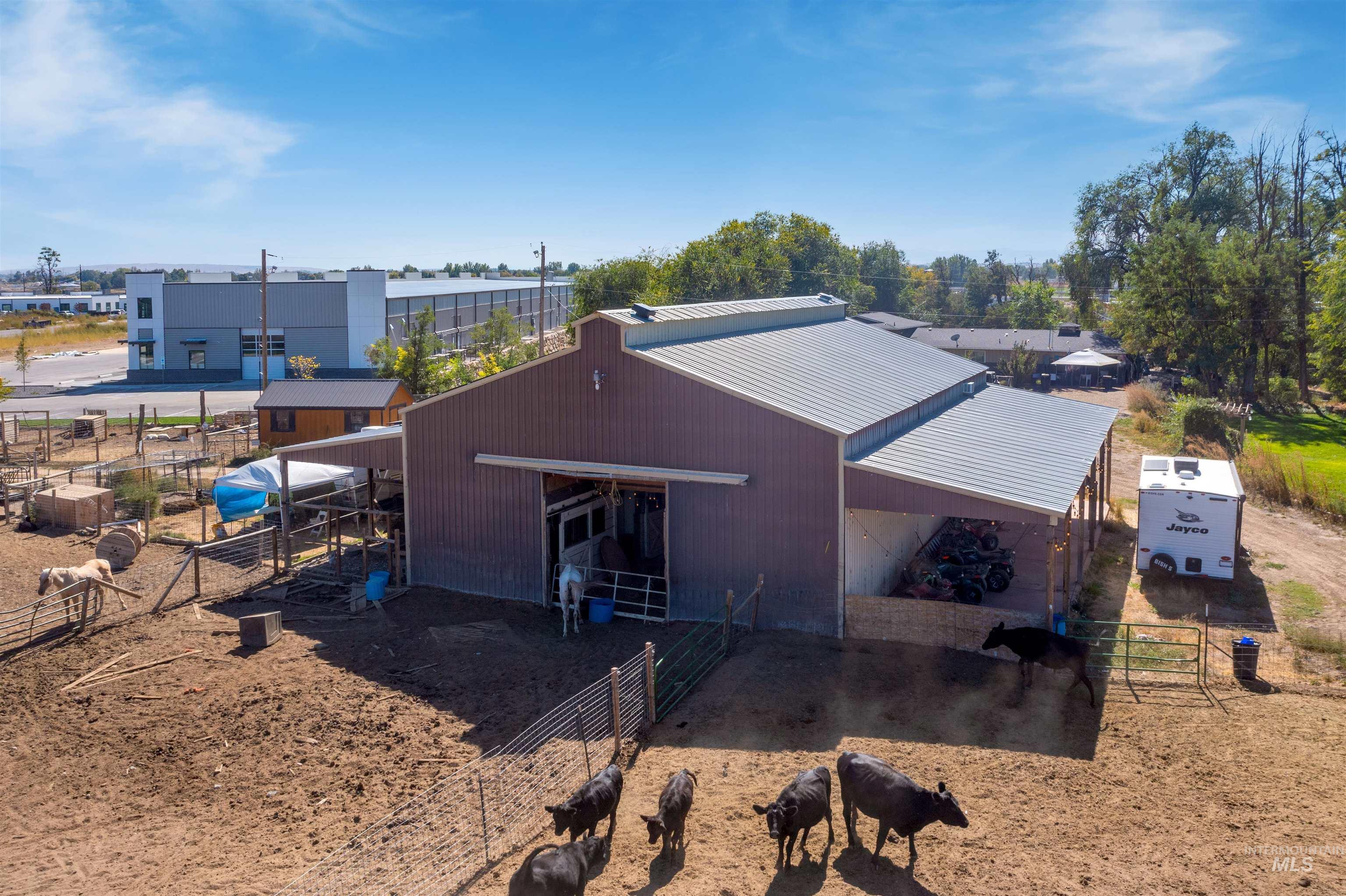 3614 Amity Ave Property Photo 9