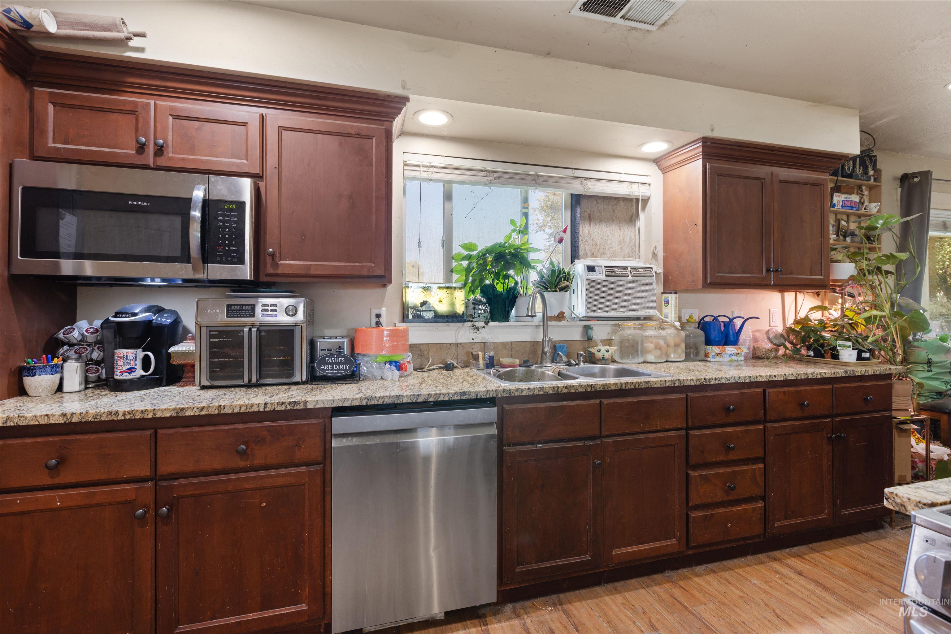 3614 Amity Ave Property Photo 21