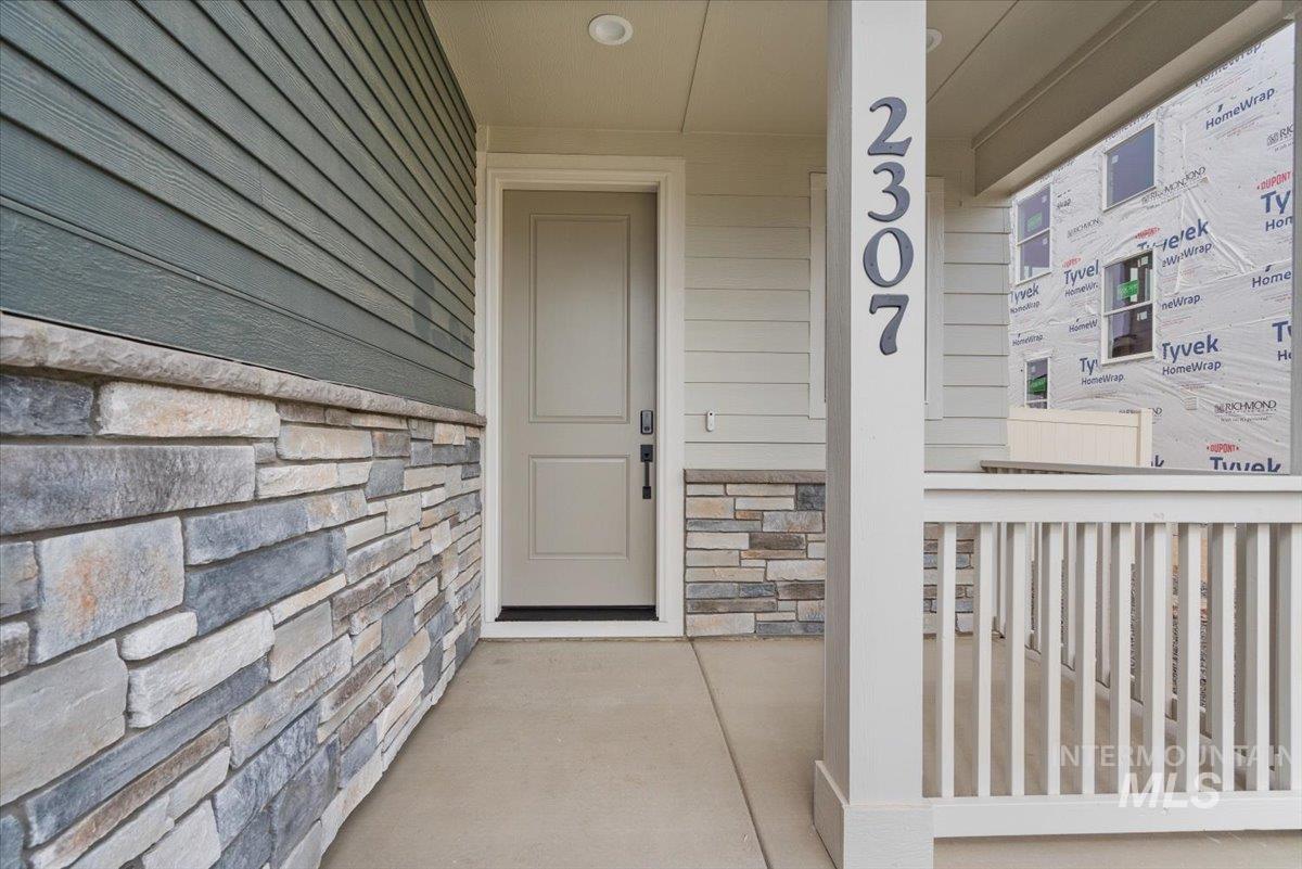 2307 N Silver Wolf Pl Property Photo 2