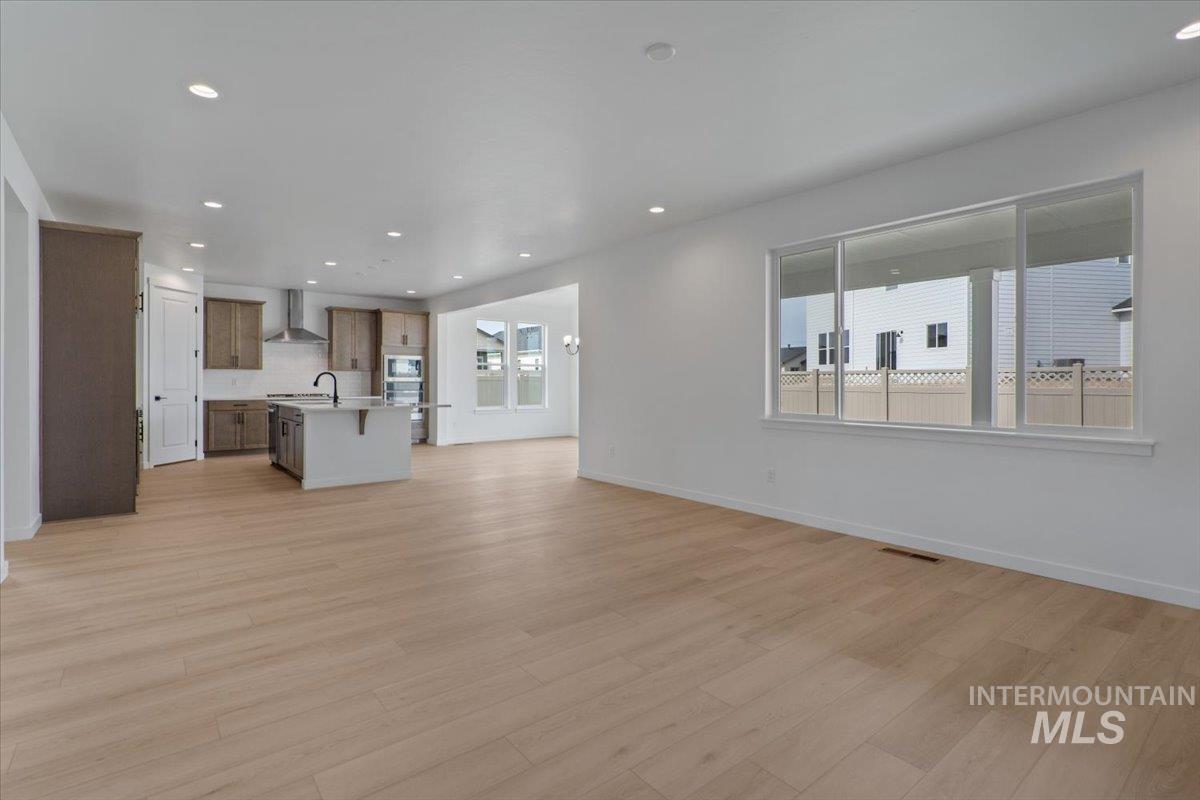 2307 N Silver Wolf Pl Property Photo 5