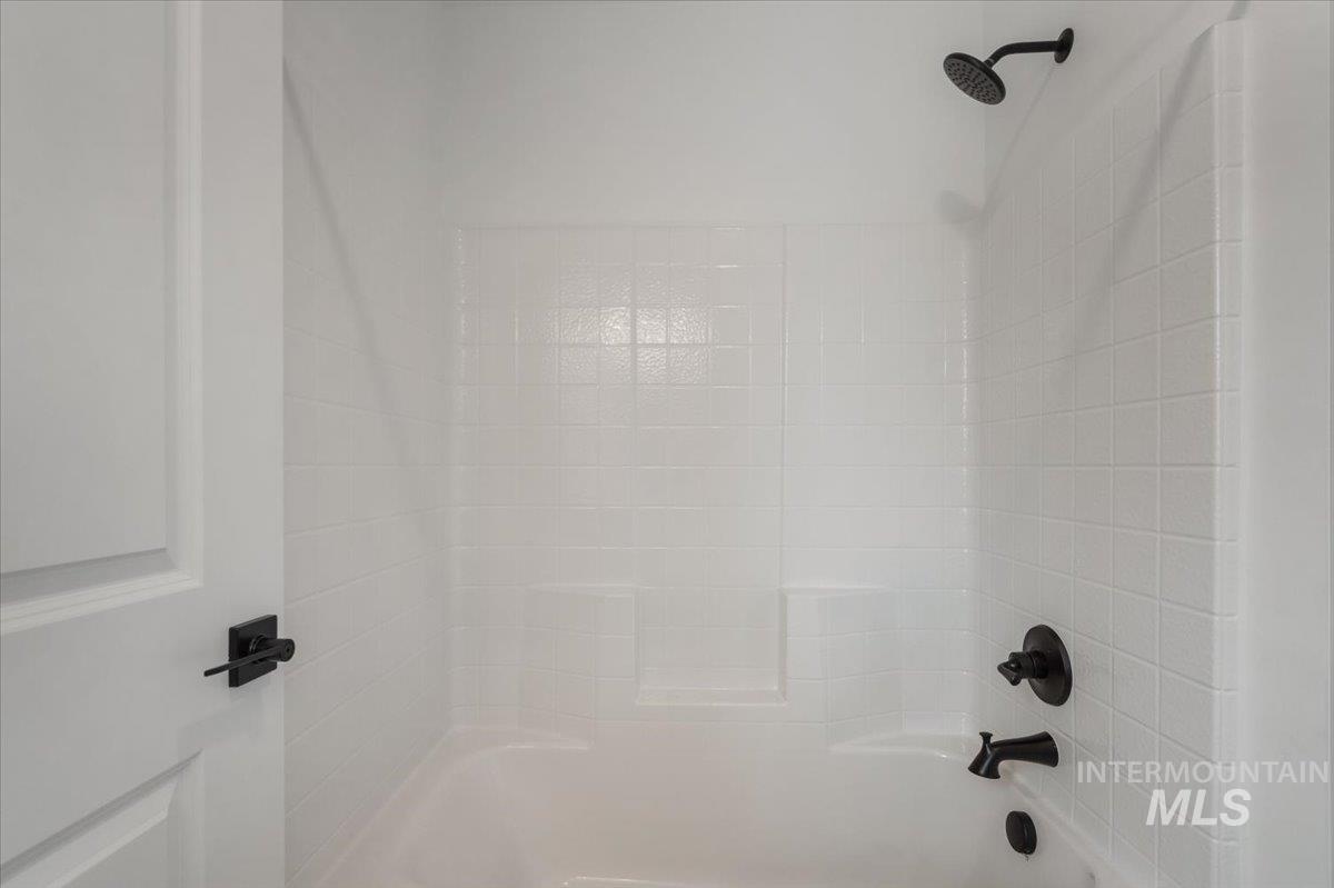 2307 N Silver Wolf Pl Property Photo 33