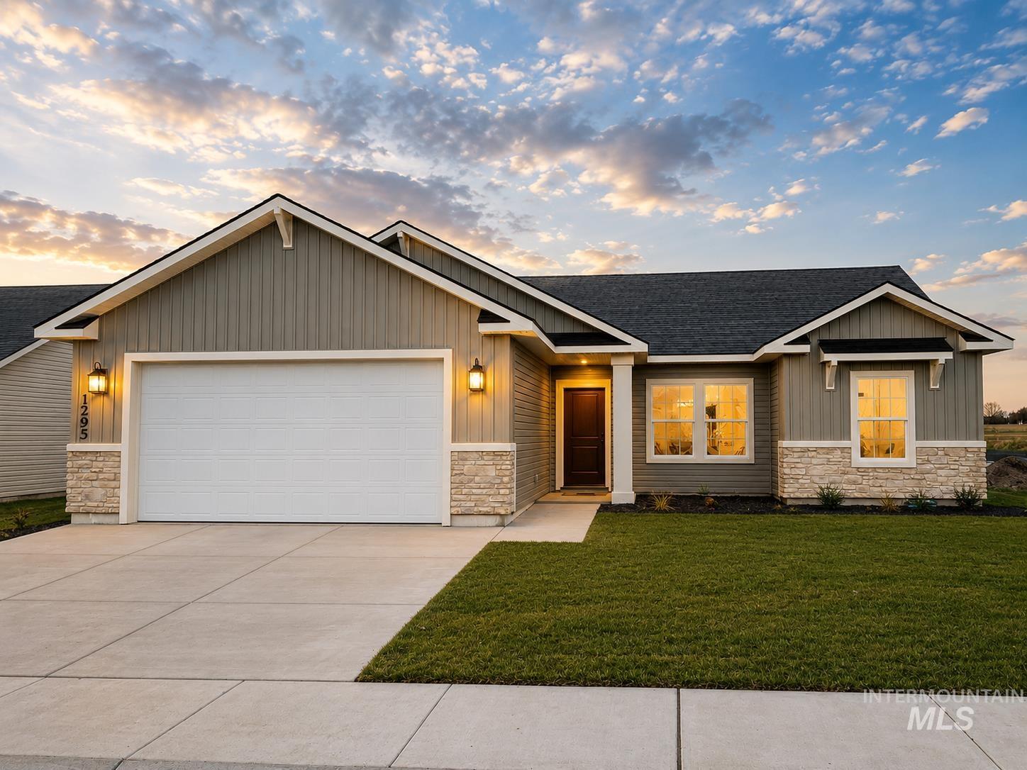1295 Starlight Loop Property Photo 1