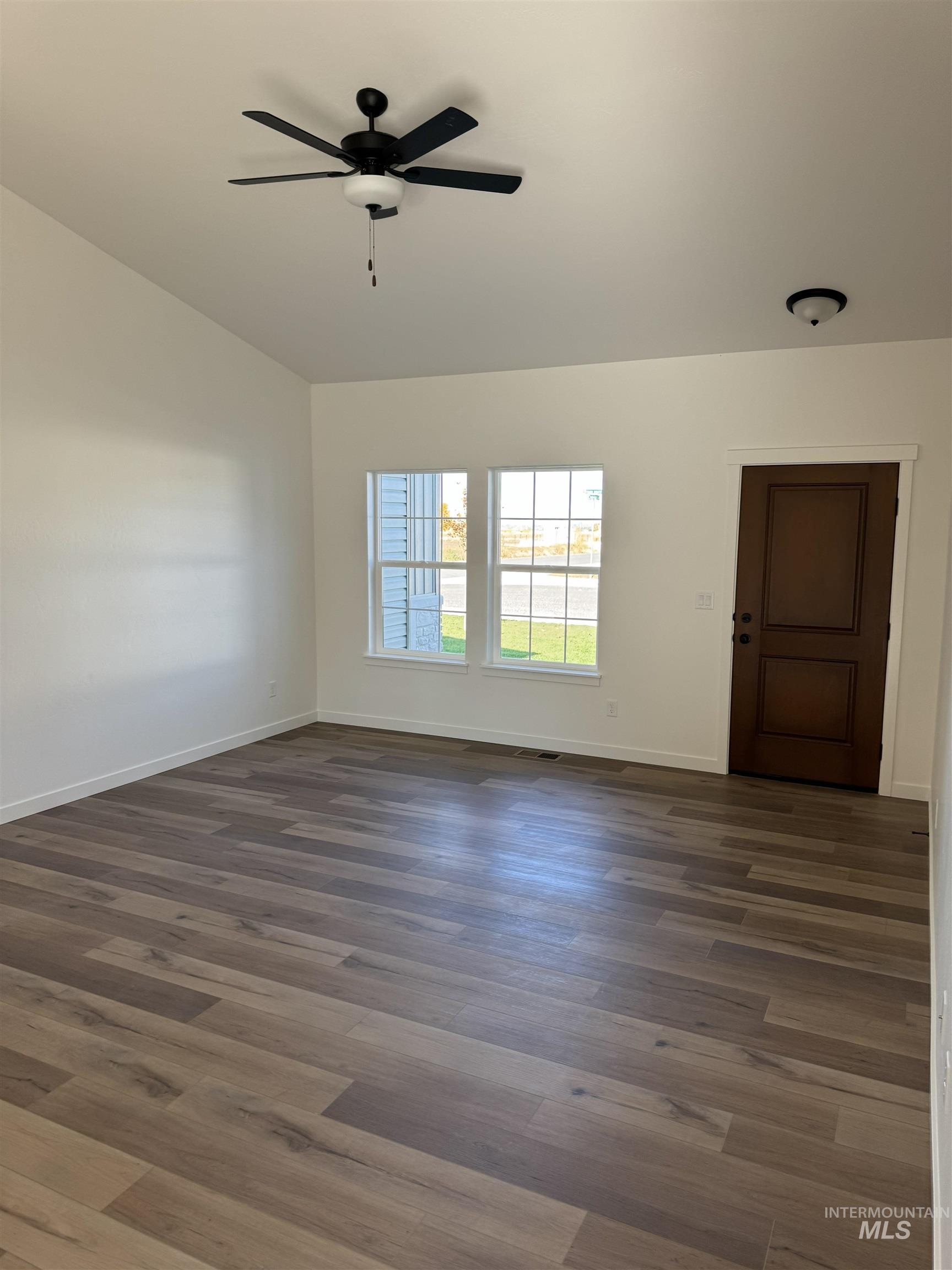 1295 Starlight Loop Property Photo 4