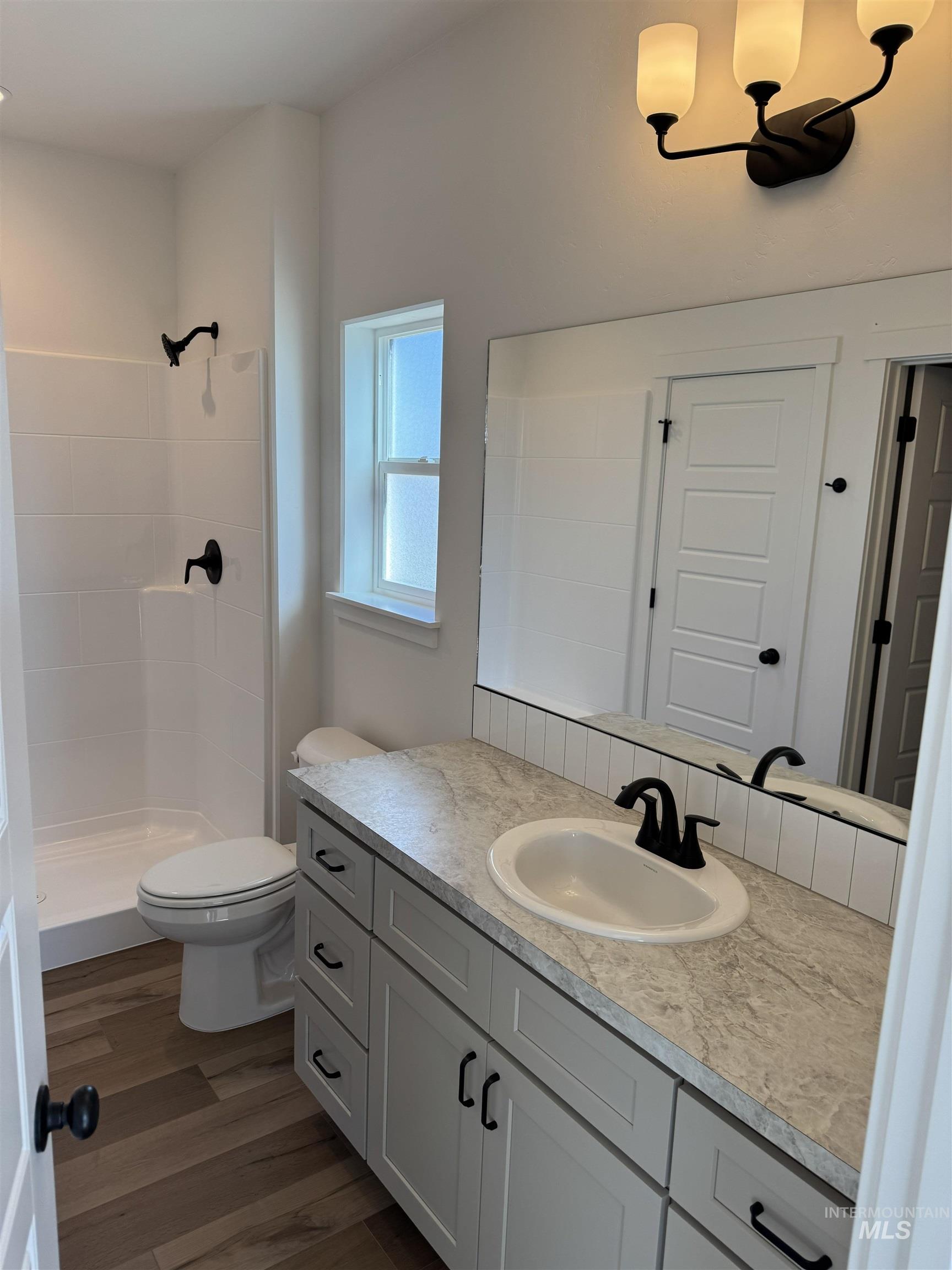 1295 Starlight Loop Property Photo 6