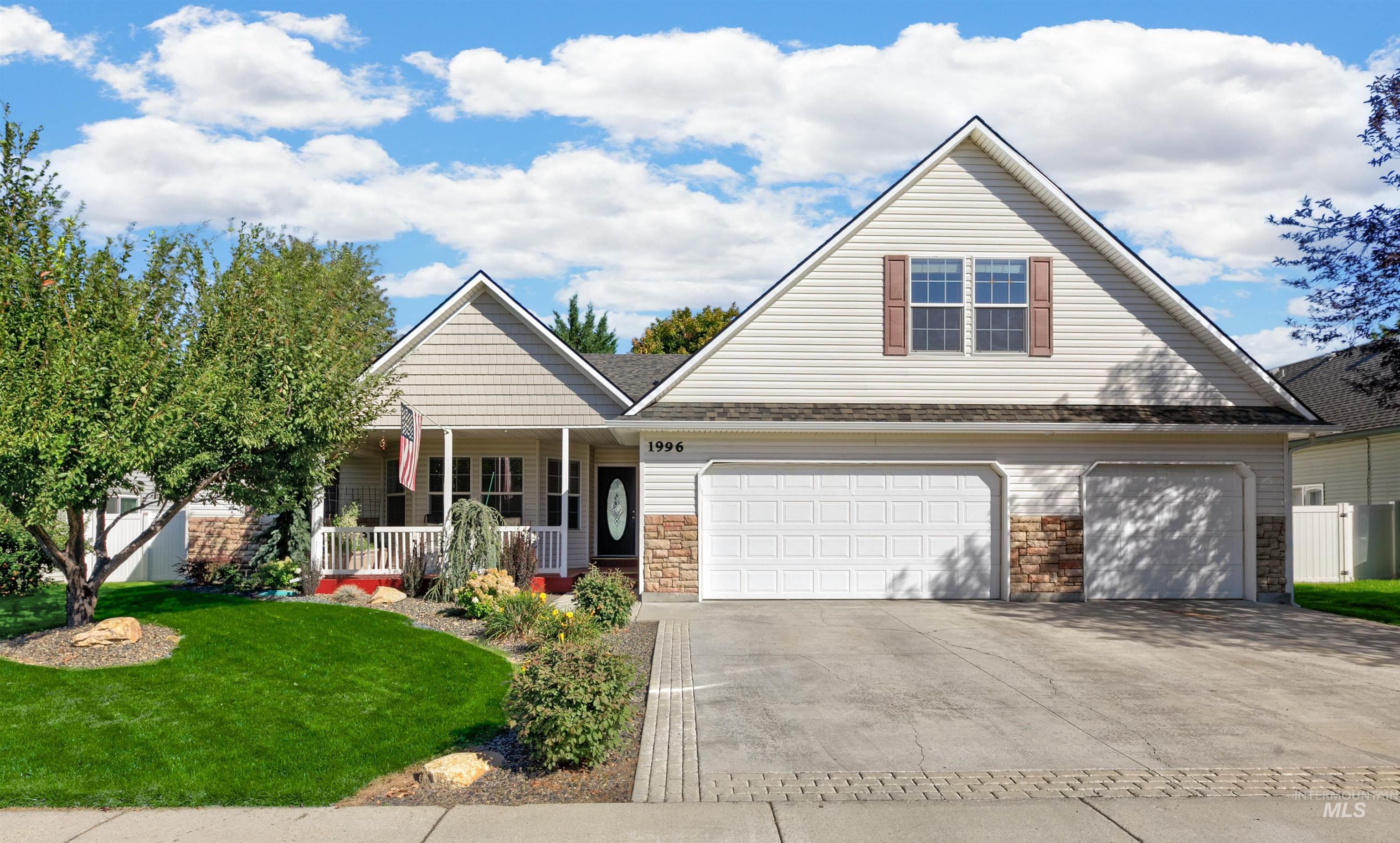 1996 E Lake Creek Drive Property Photo 1