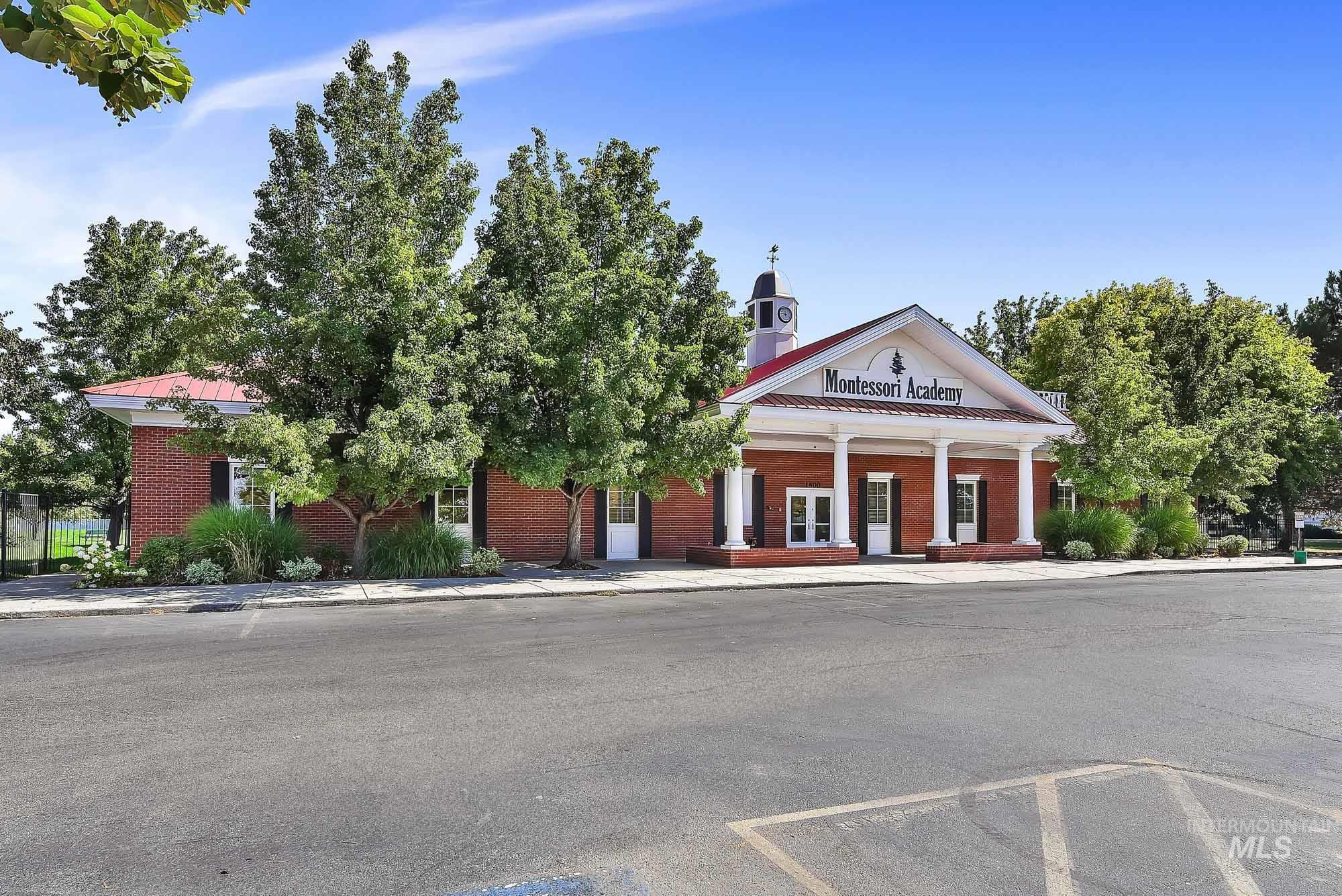 1400 N Park Lane Property Photo 2