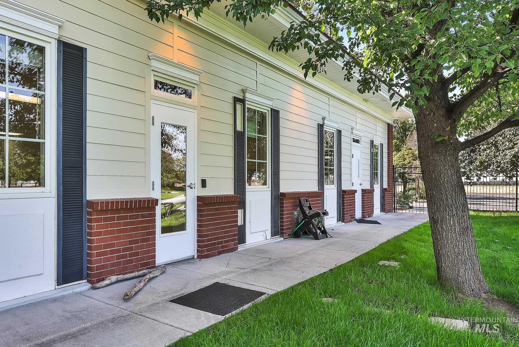 1400 N Park Lane Property Photo 33