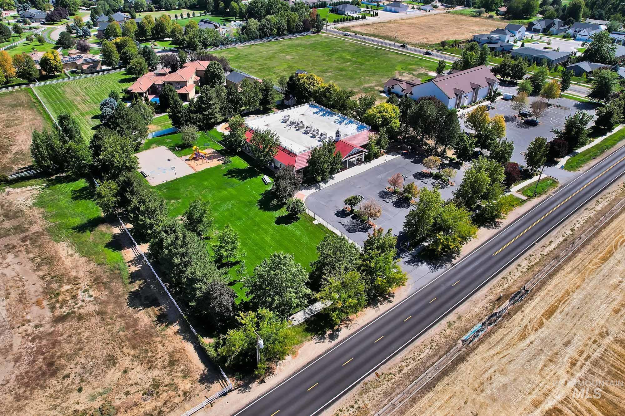 1400 N Park Lane Property Photo 38