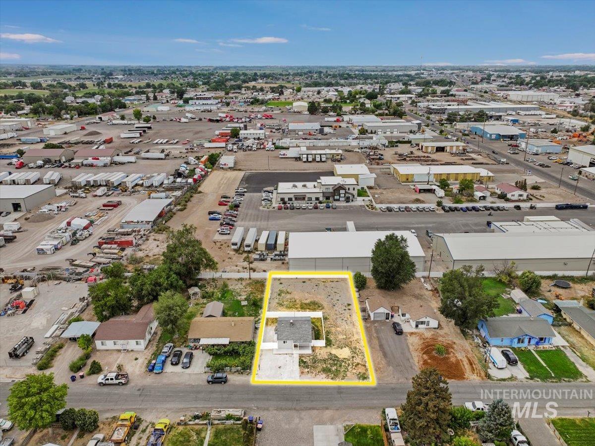 372 Madrin St Property Photo 1