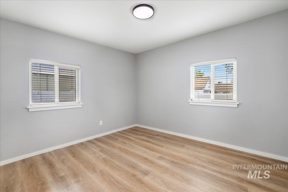 372 Madrin St Property Photo 19