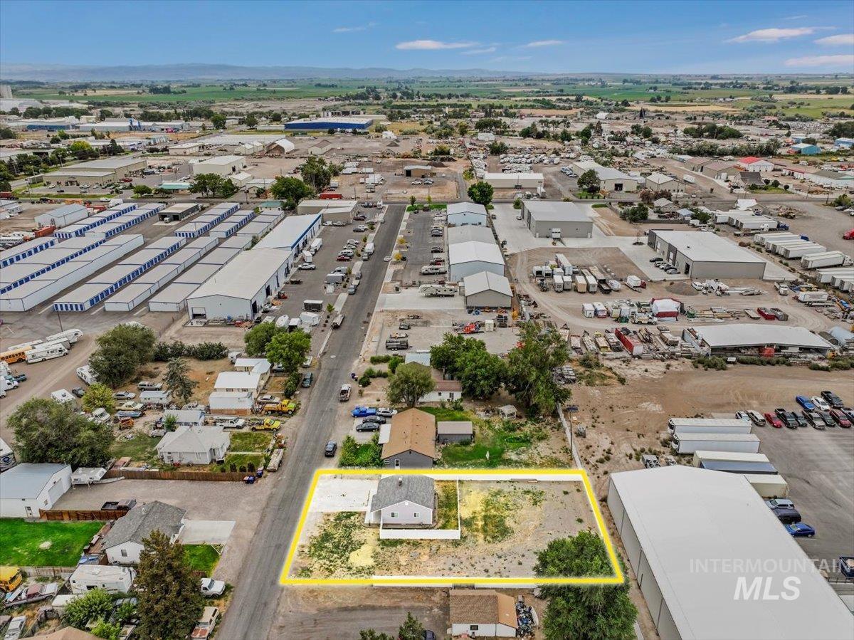 372 Madrin St Property Photo 36