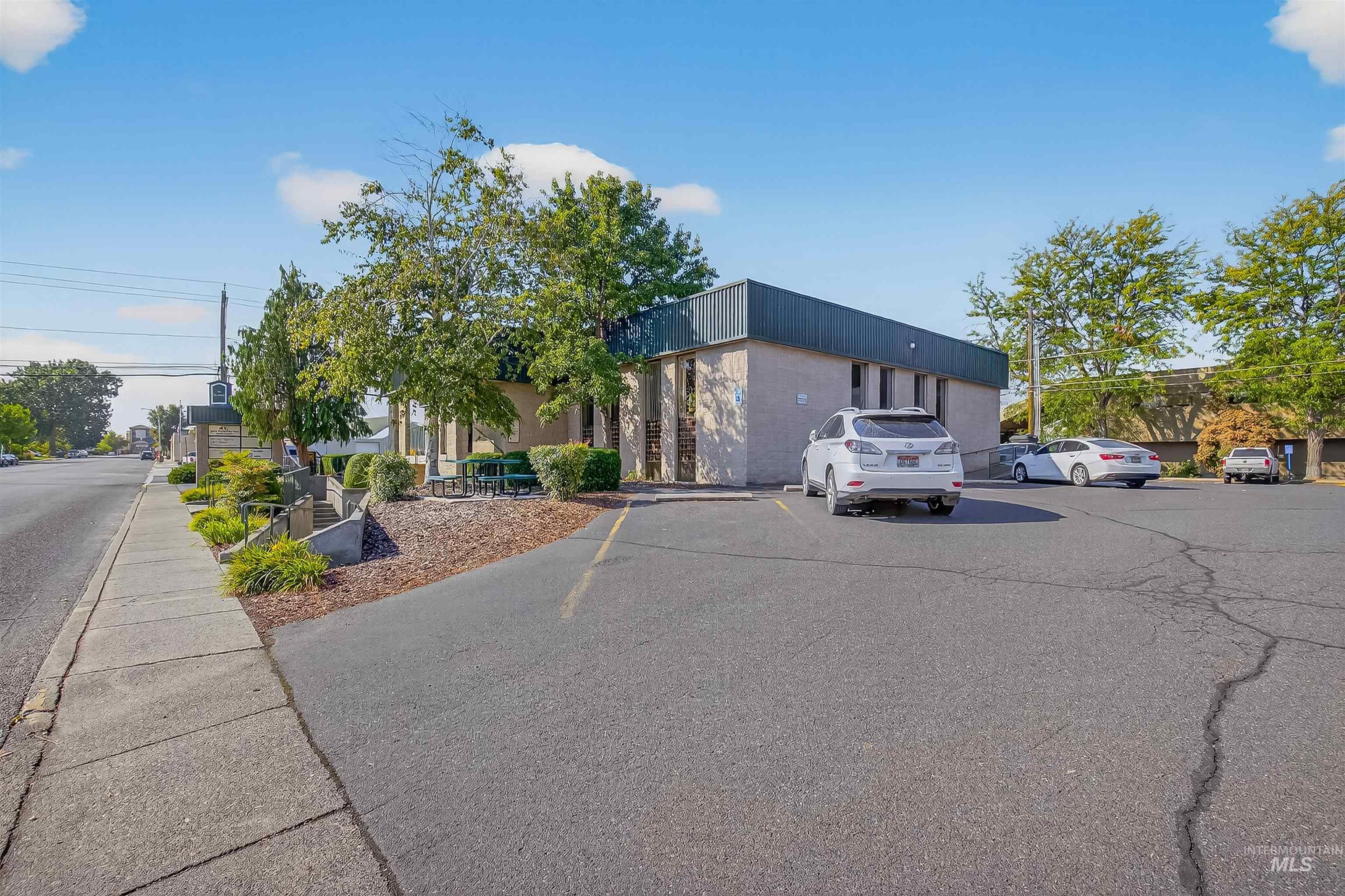 744 5th Street Property Photo 3