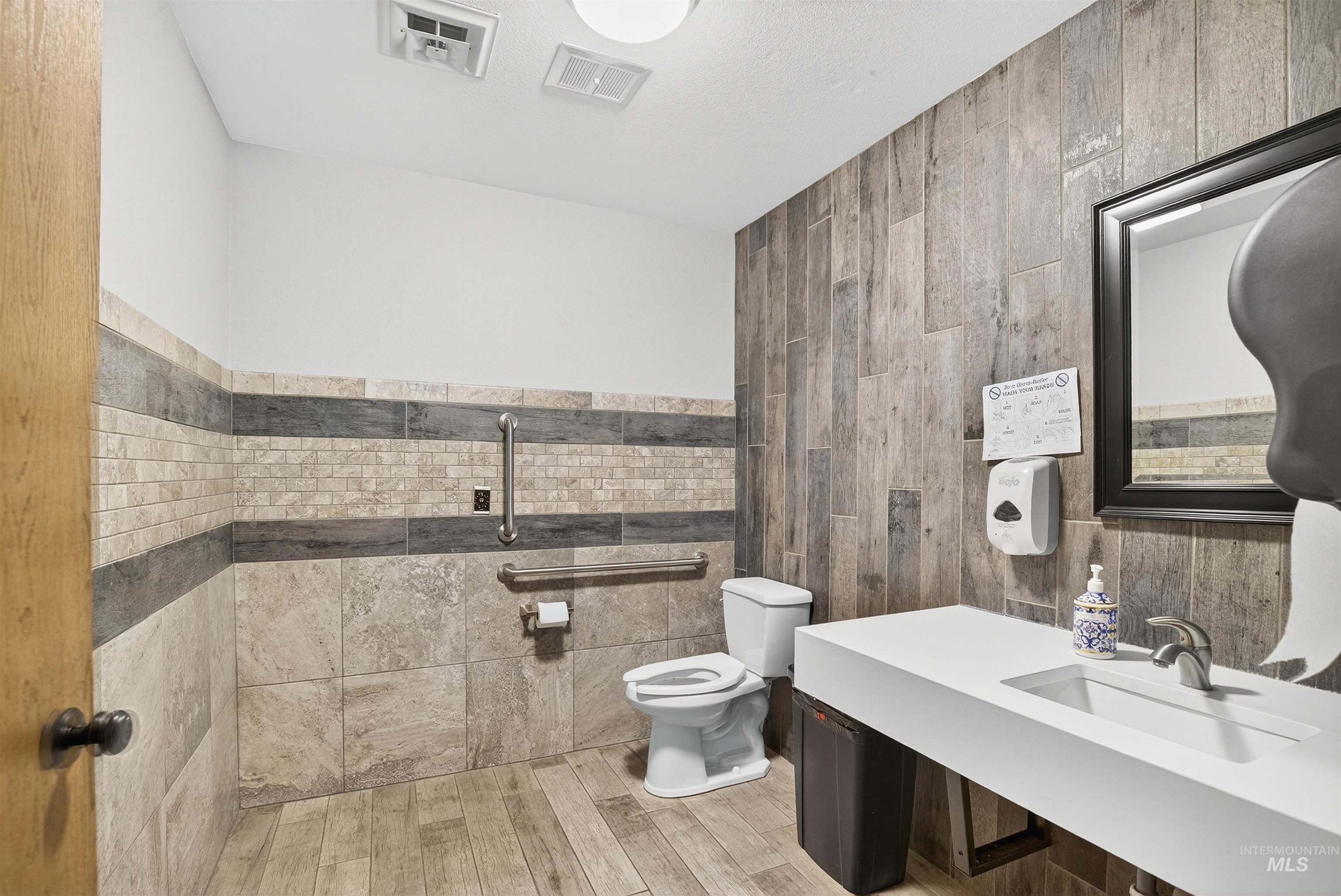 744 5th Street Property Photo 32