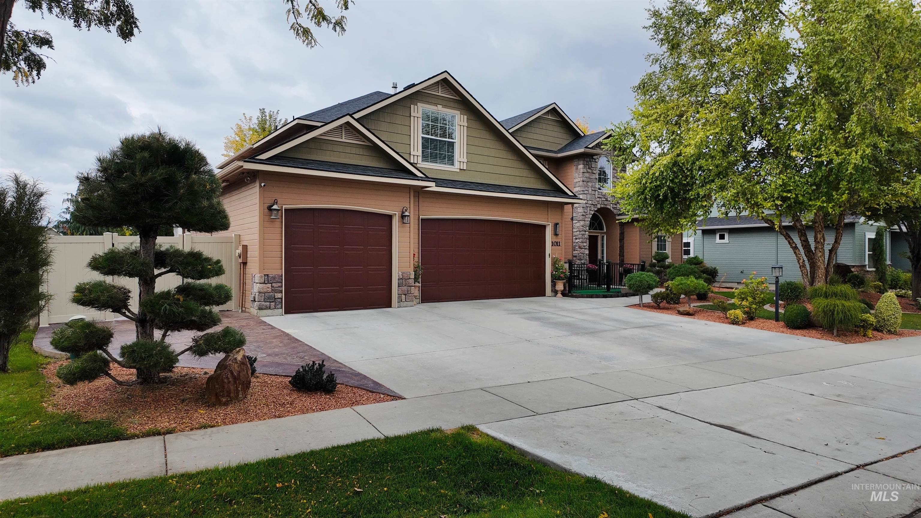 1011 S River Stone Property Photo 2