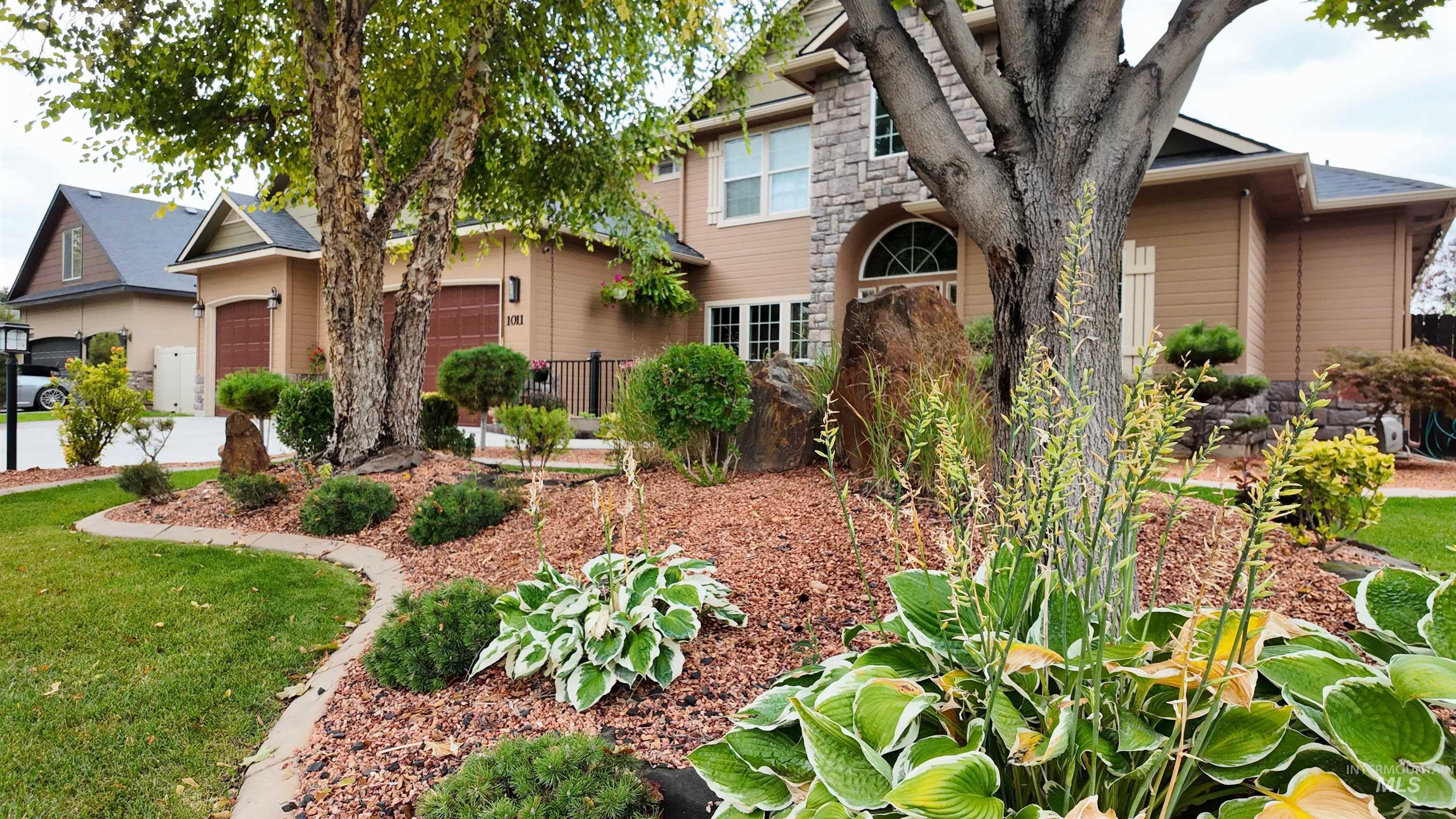 1011 S River Stone Property Photo 3