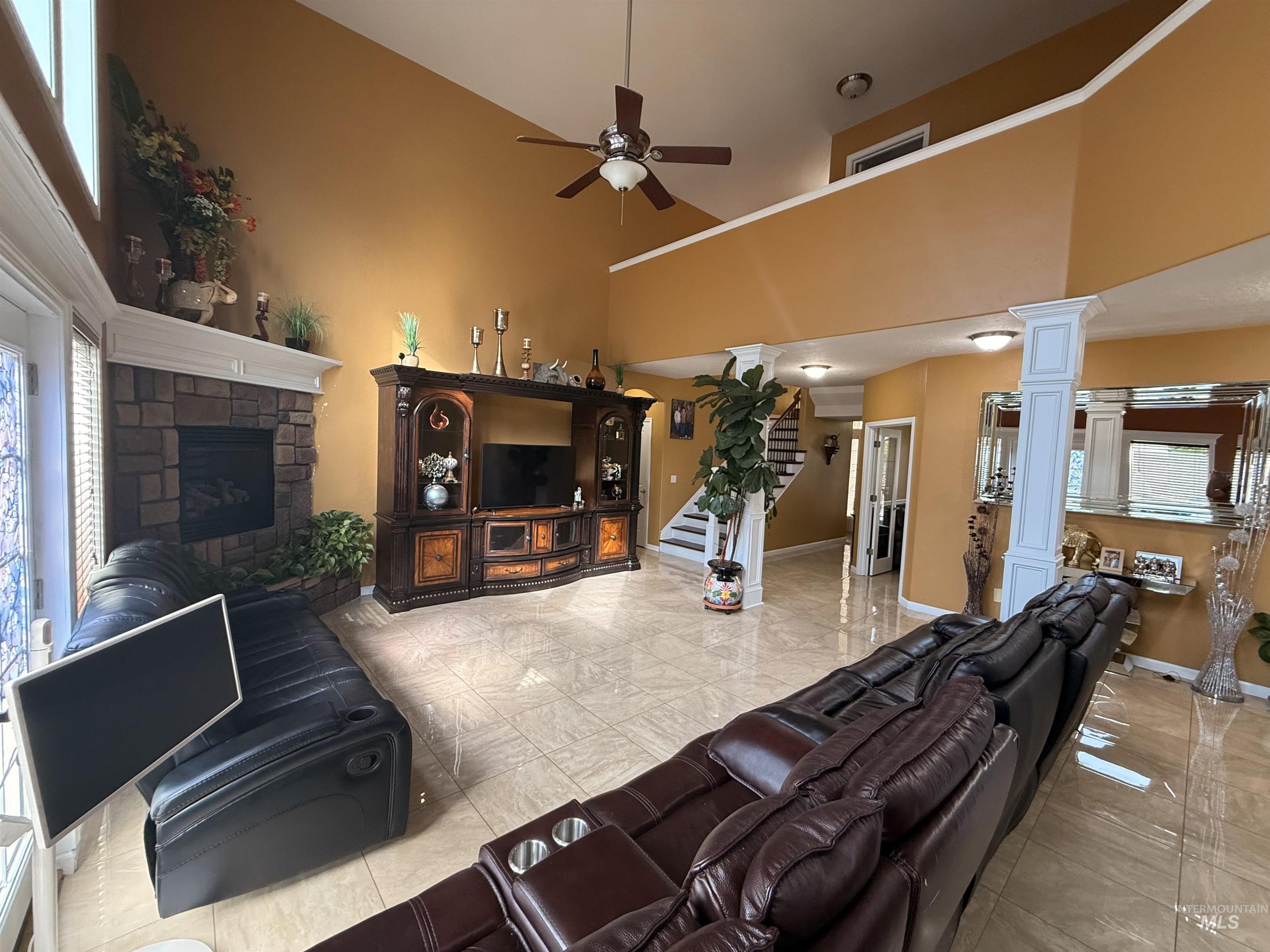 1011 S River Stone Property Photo 12