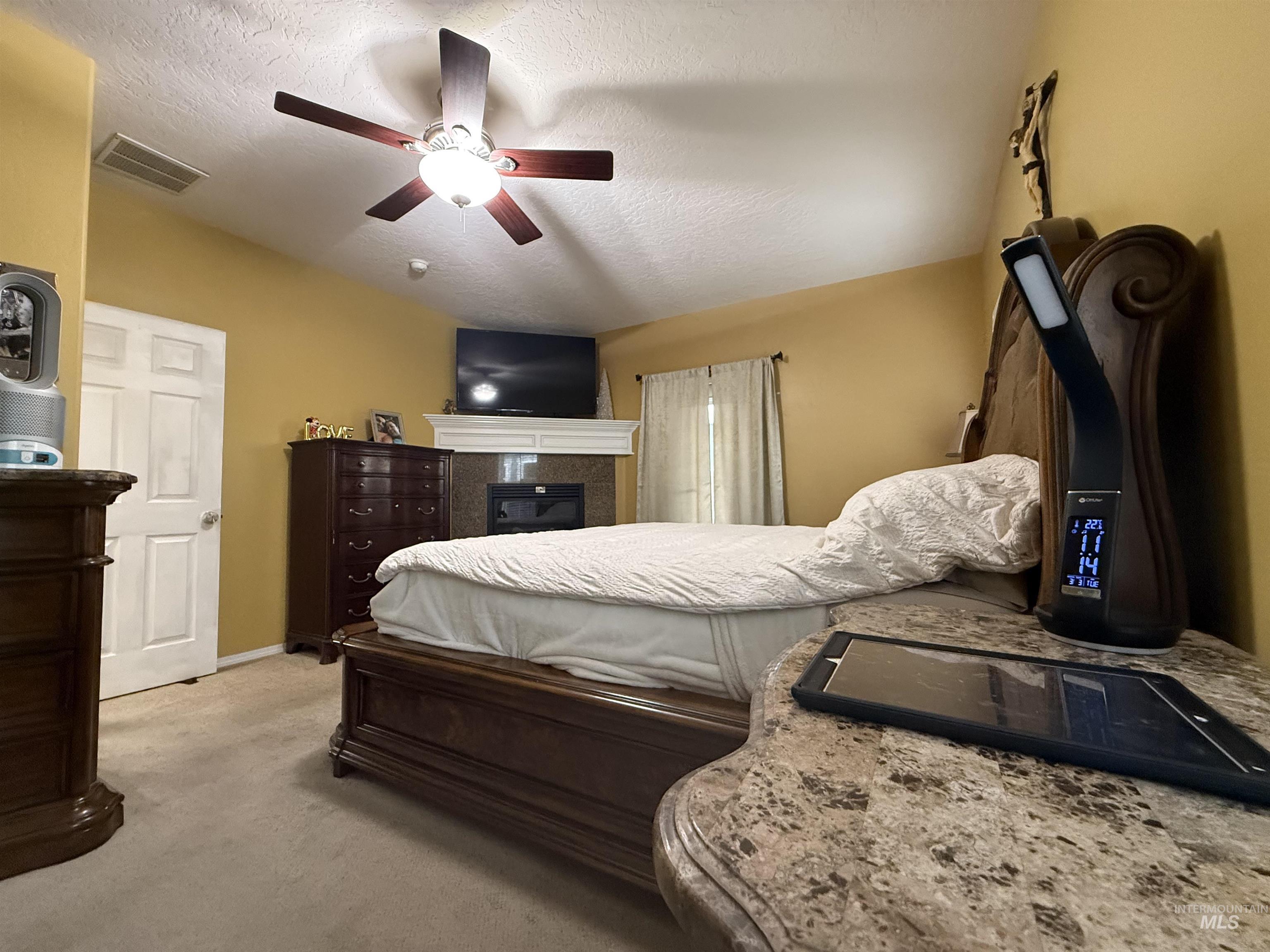 1011 S River Stone Property Photo 14