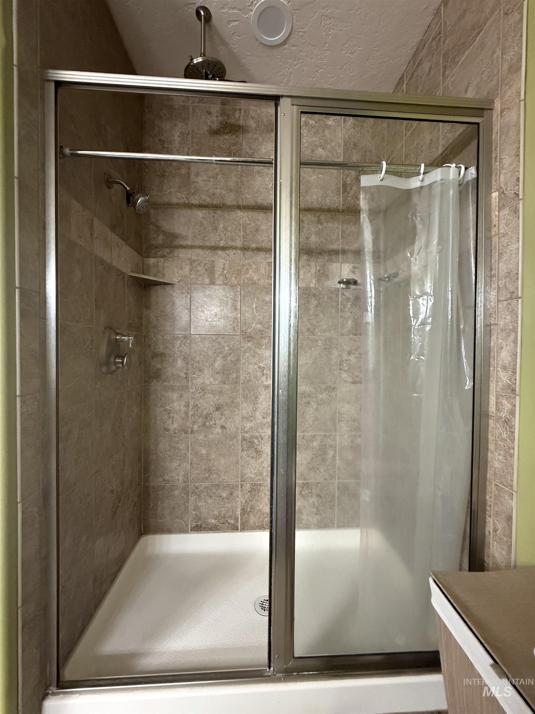 1011 S River Stone Property Photo 15