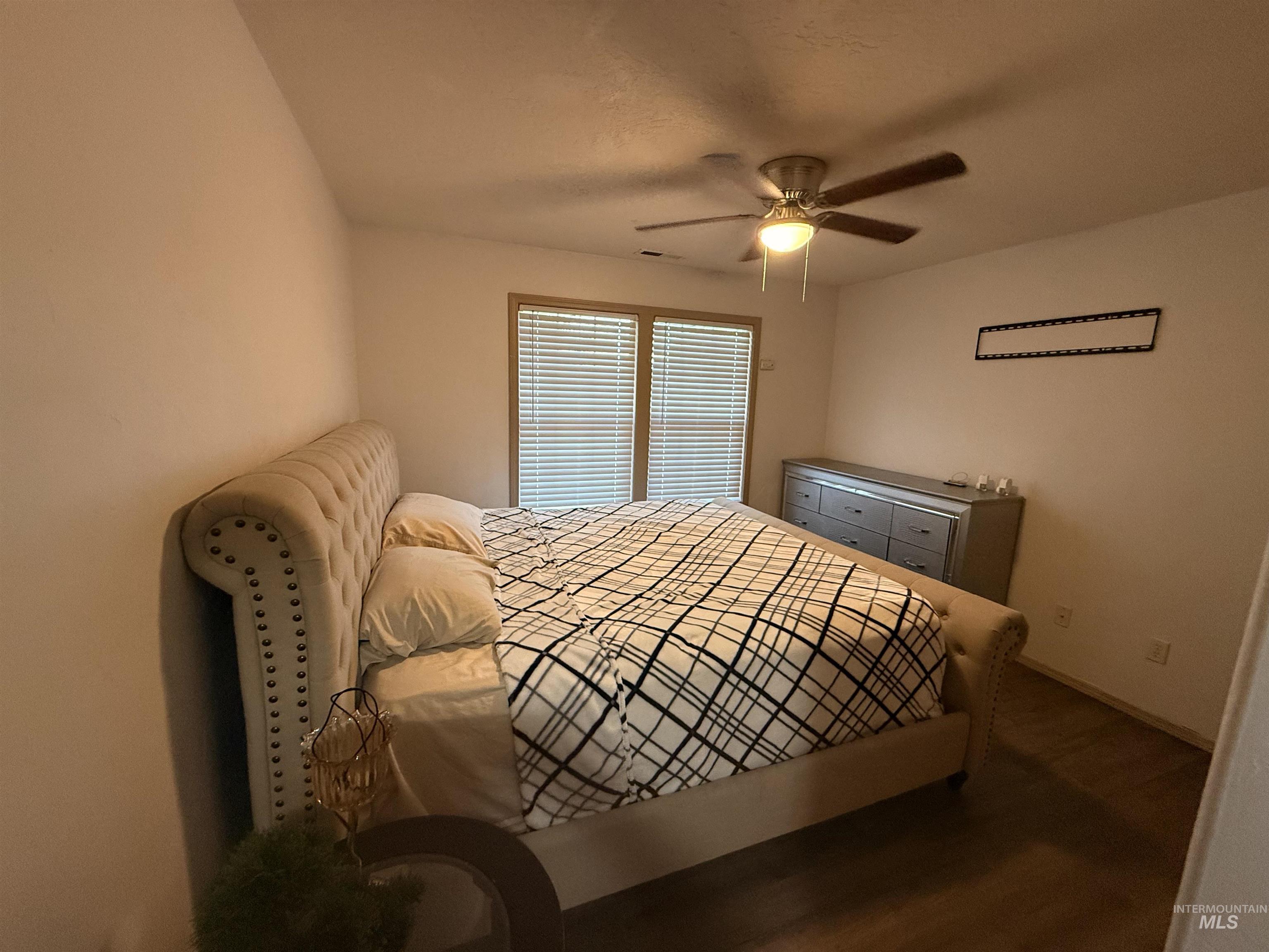 1011 S River Stone Property Photo 23