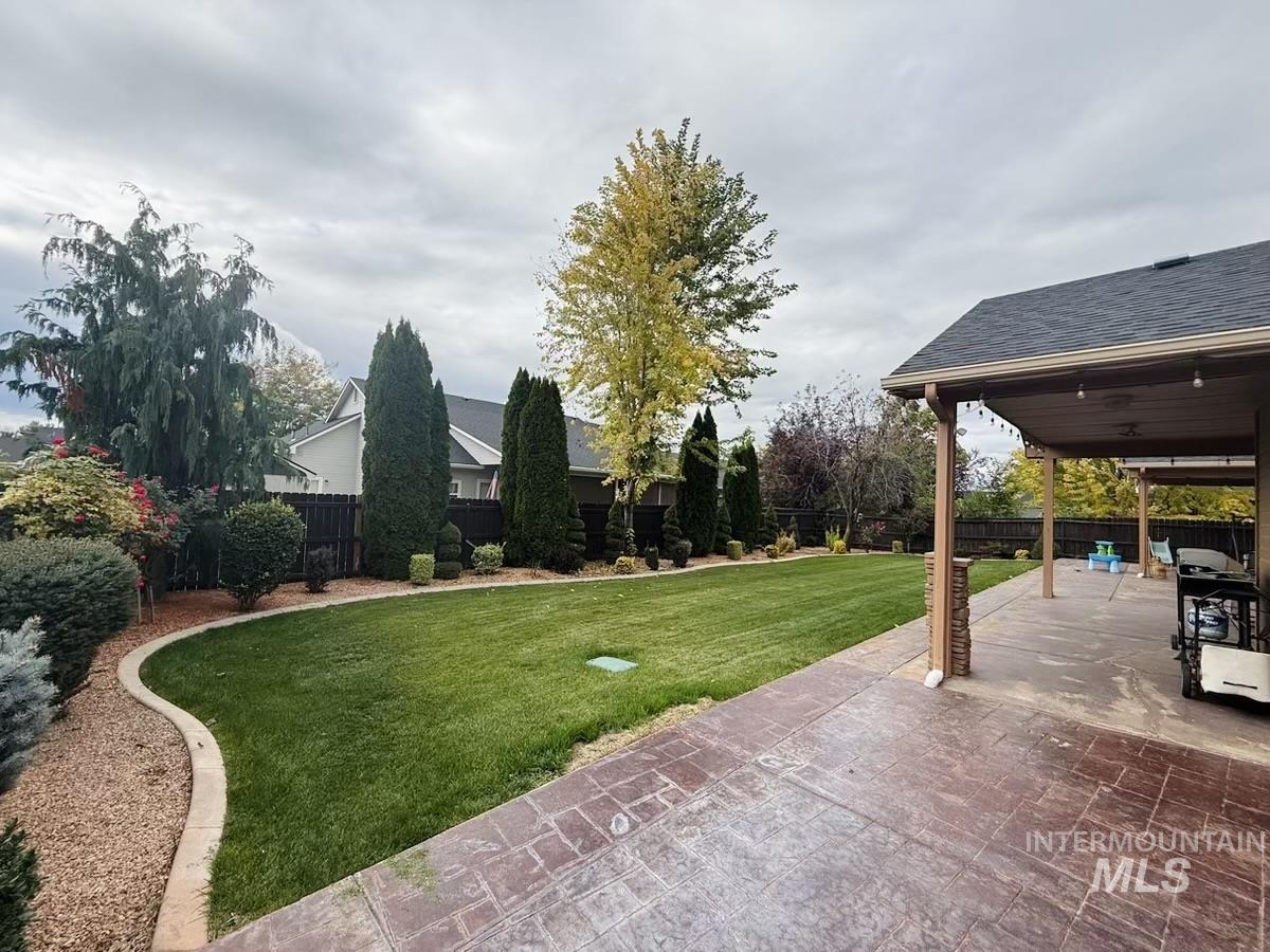 1011 S River Stone Property Photo 38