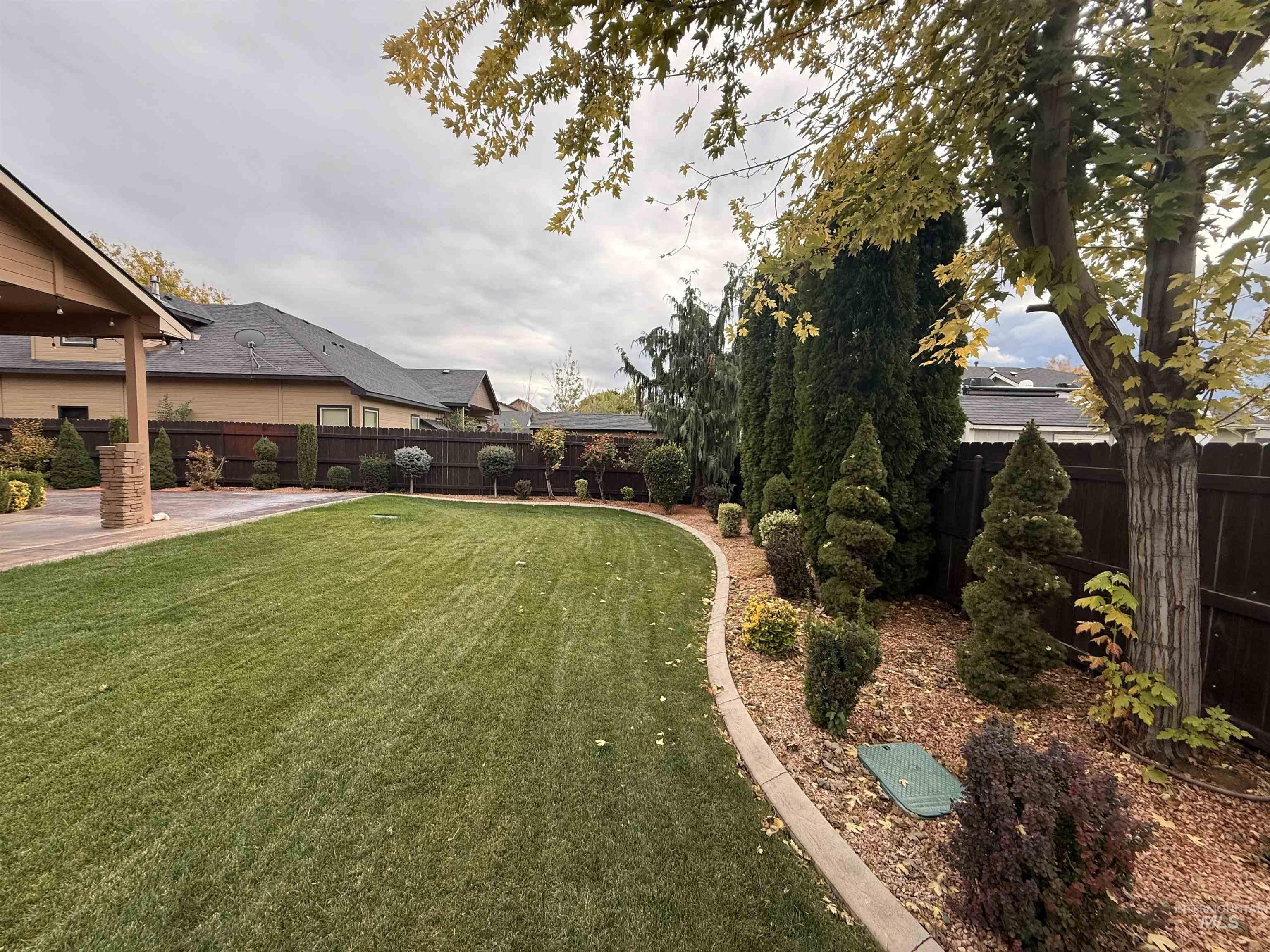 1011 S River Stone Property Photo 46