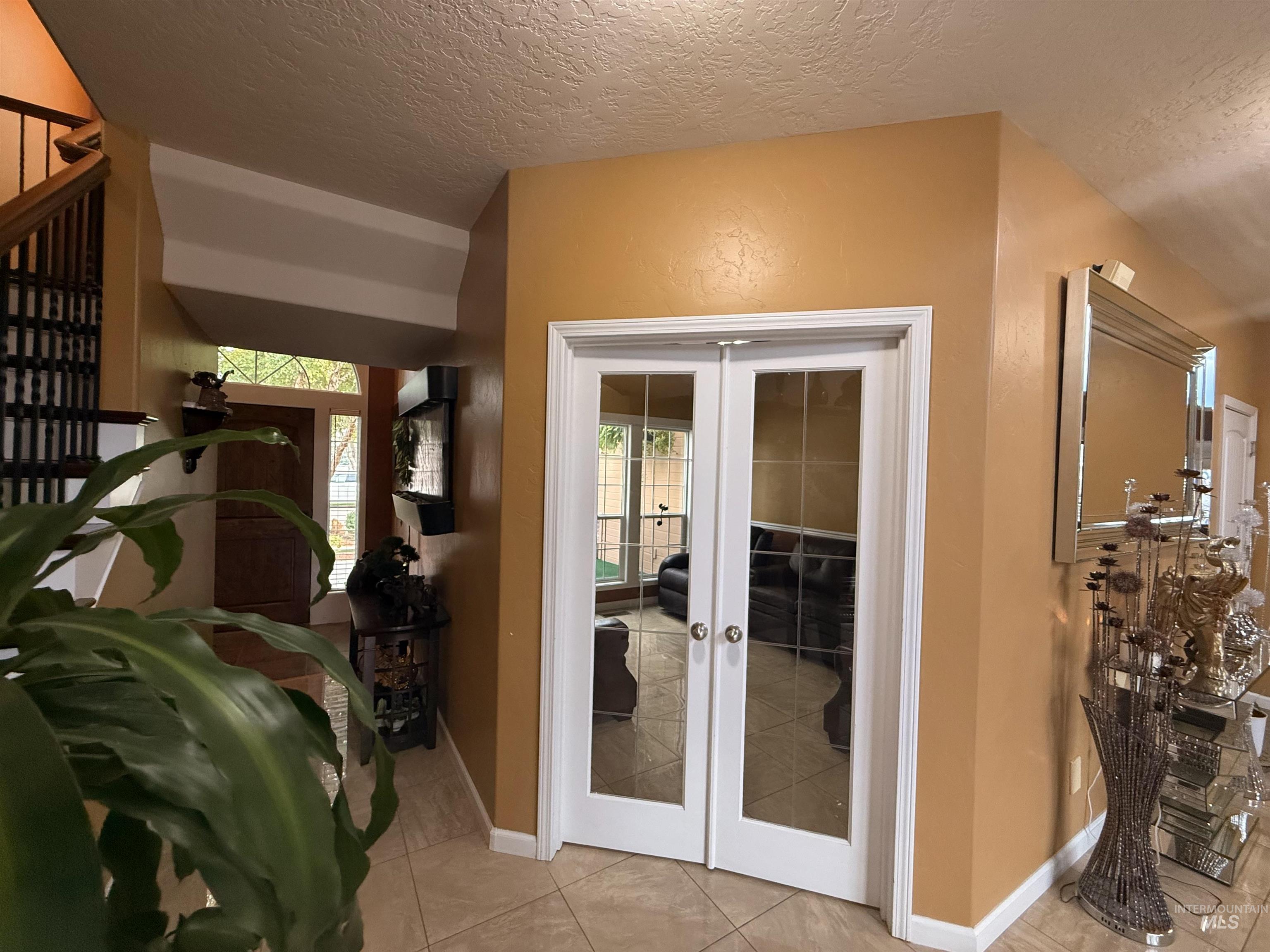 1011 S River Stone Property Photo 47