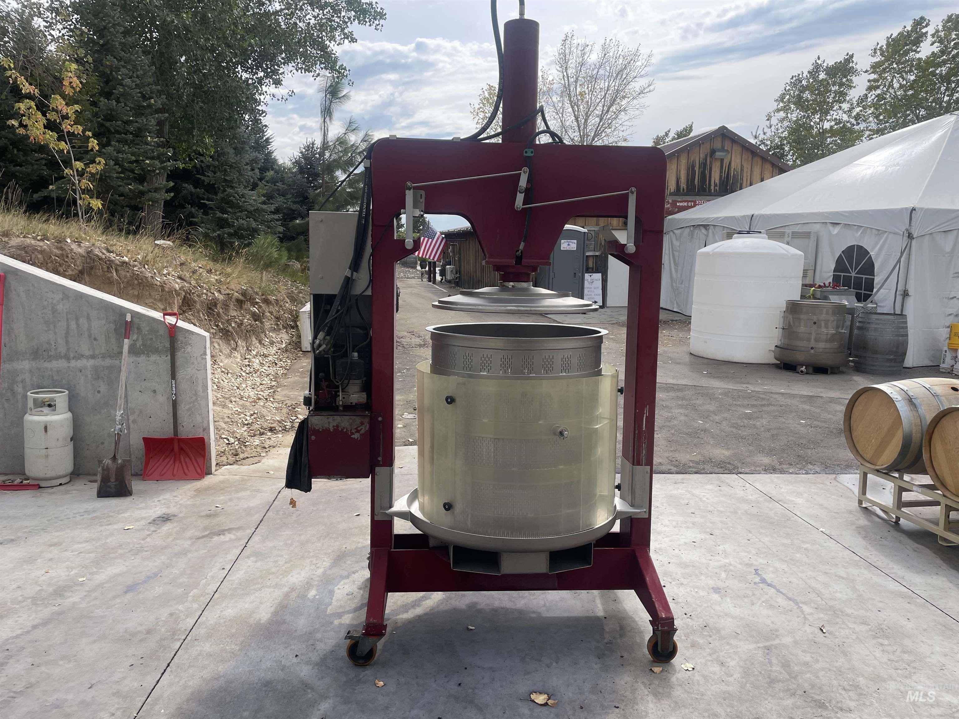 5446 N Highway 16 Property Photo 11