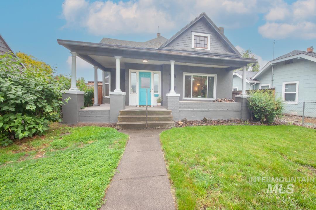 1122 11th Ave Property Photo 1