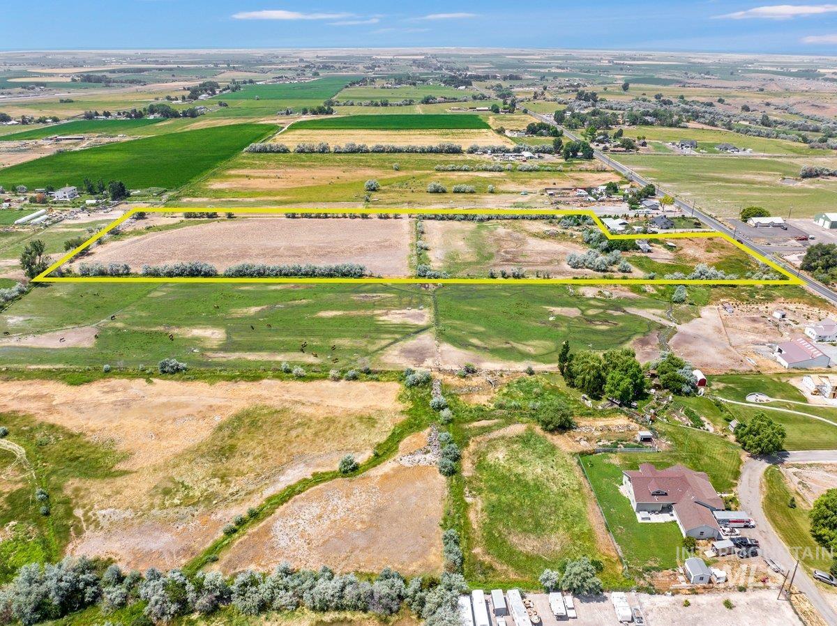 20039 Highway 30 Property Photo 3