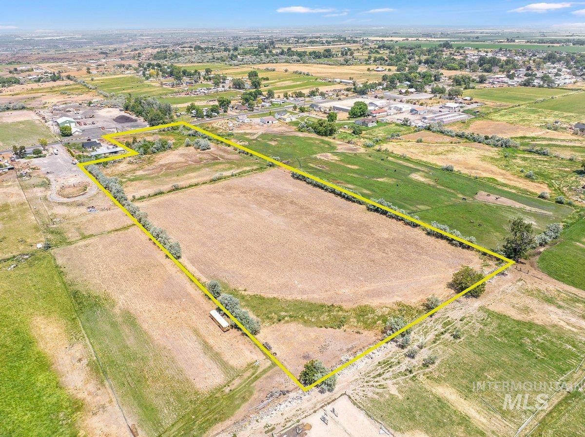 20039 Highway 30 Property Photo 5