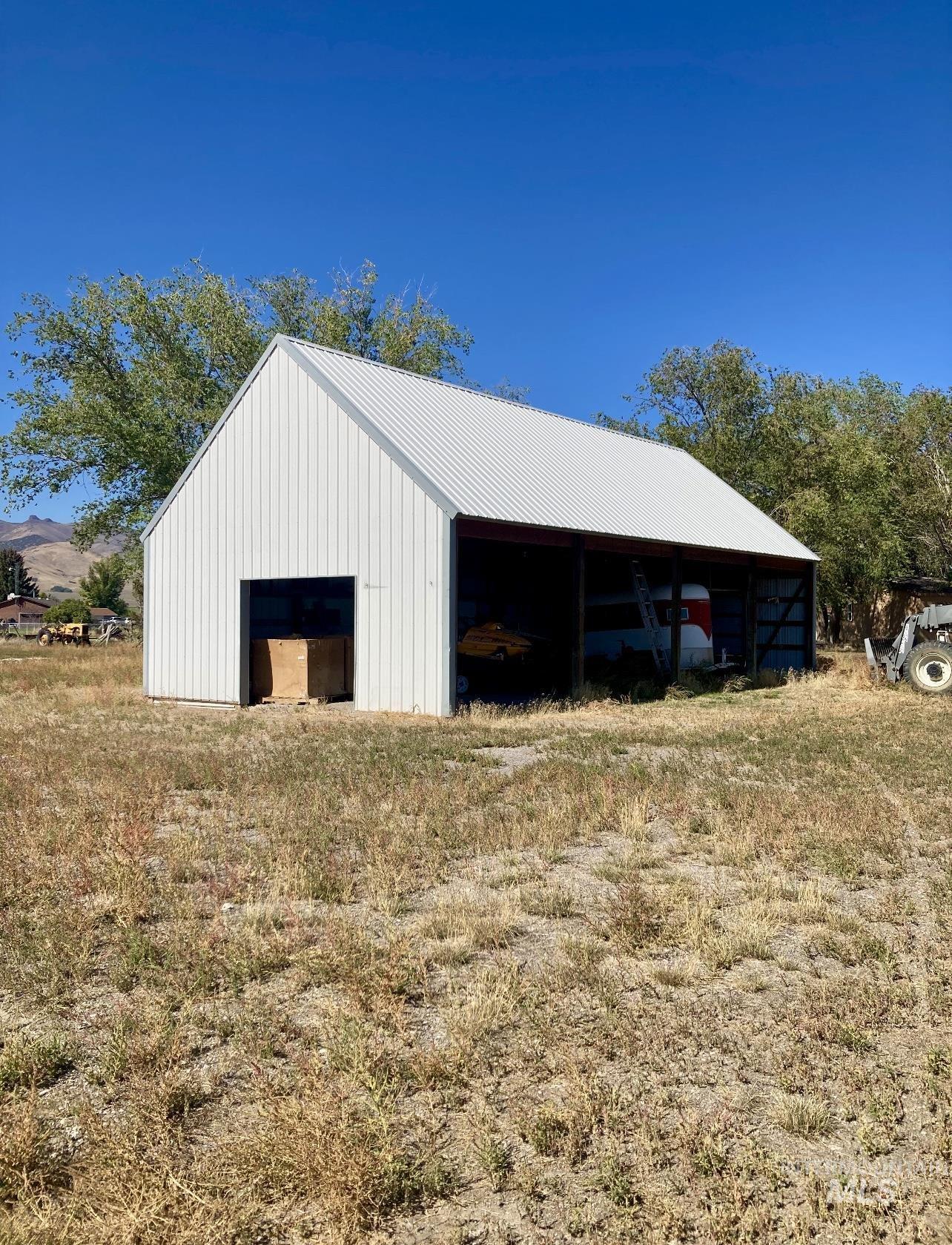 1476 S 2200 E Property Photo 5