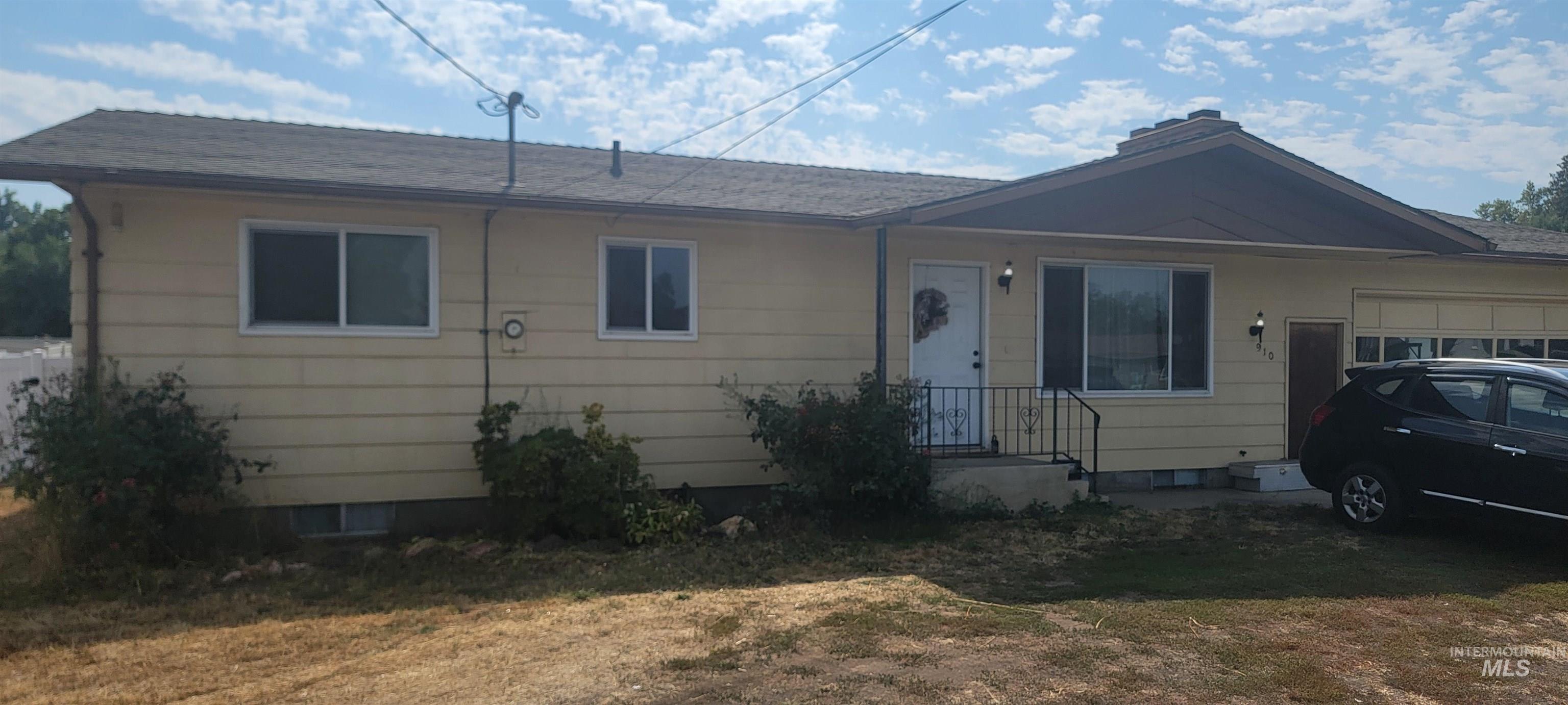 910 Bryden Property Photo