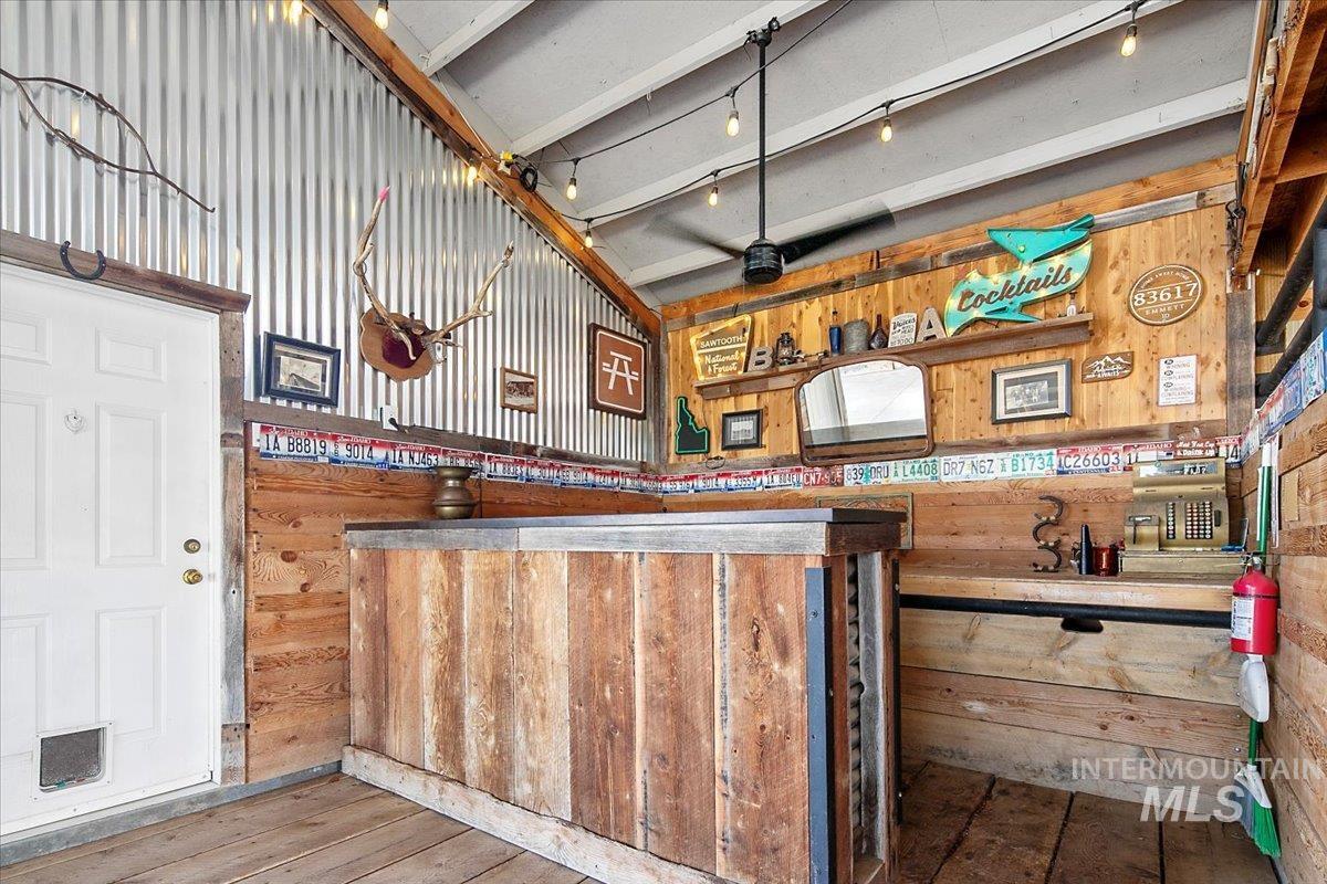 321 E Black Canyon Highway Property Photo 13