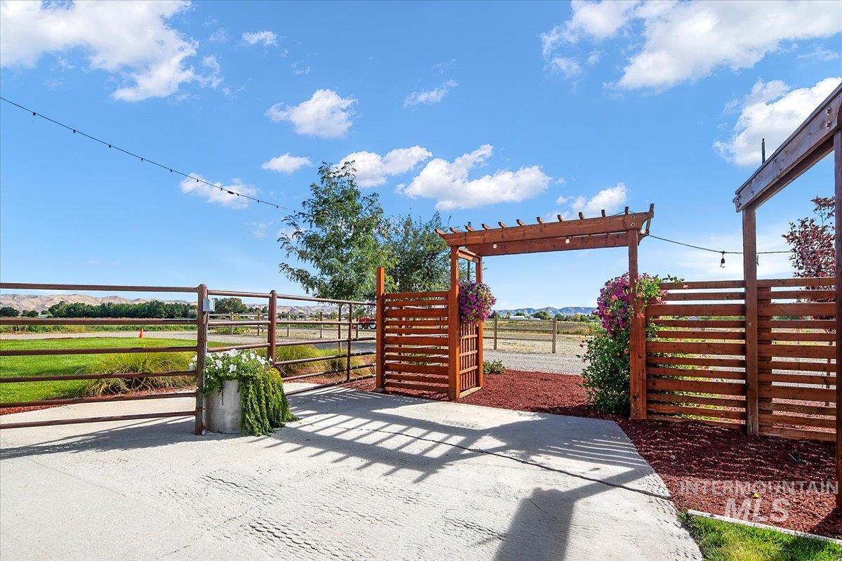 321 E Black Canyon Highway Property Photo 18