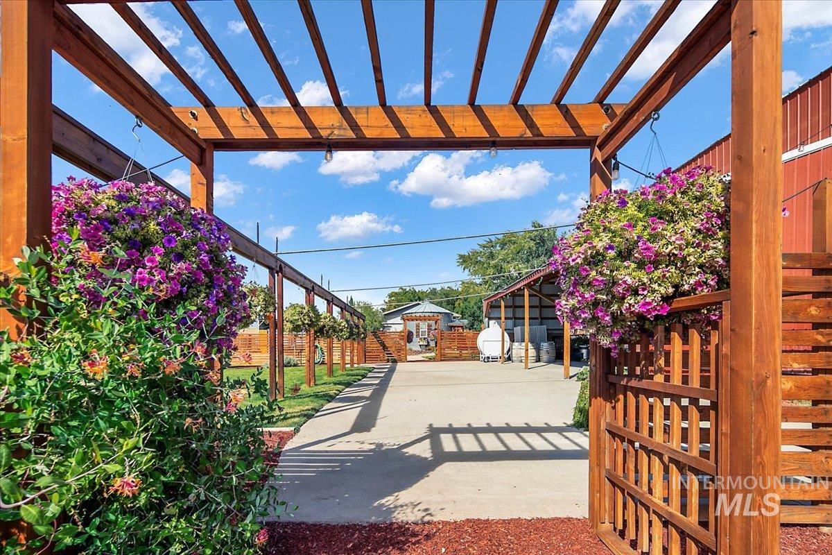 321 E Black Canyon Highway Property Photo 20