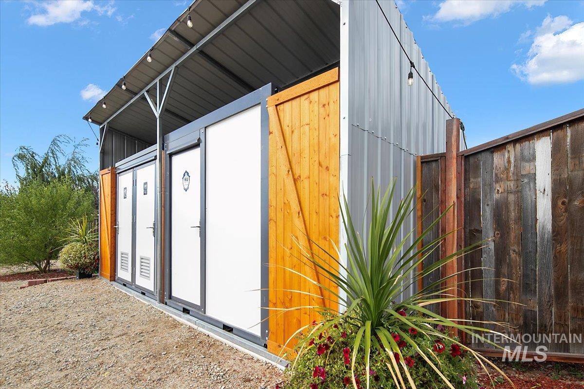 321 E Black Canyon Highway Property Photo 40