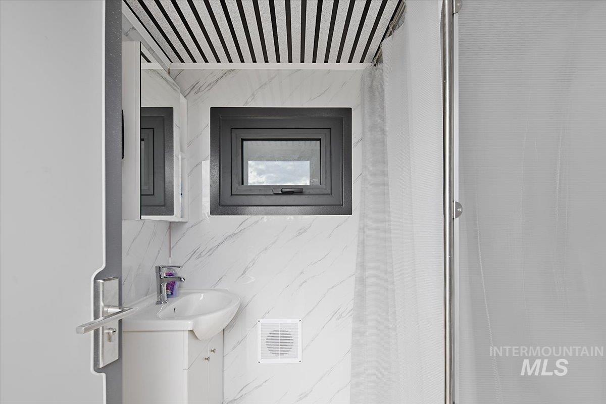 321 E Black Canyon Highway Property Photo 41